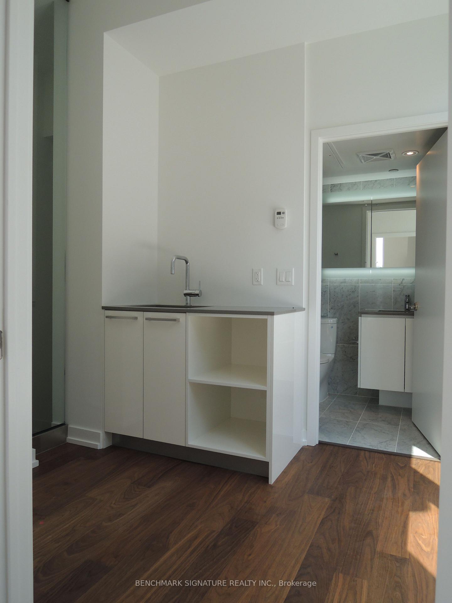 Photo 11 of Unit TH16, 113 McMahon Drive, North York, Bayview Village — HOMEH
