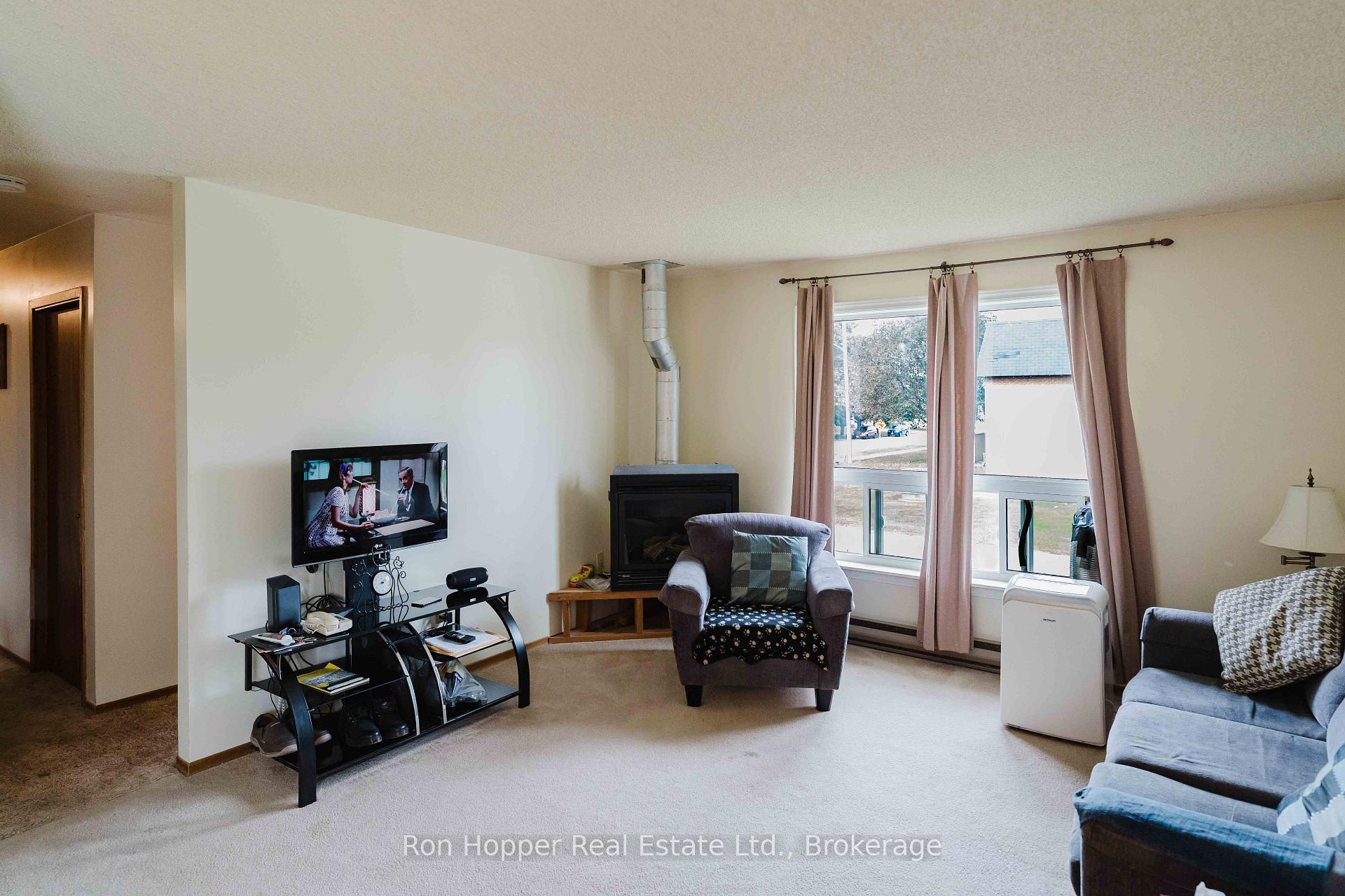 Photo 3 of 1885 9th Avenue E, Owen Sound — HOMEH