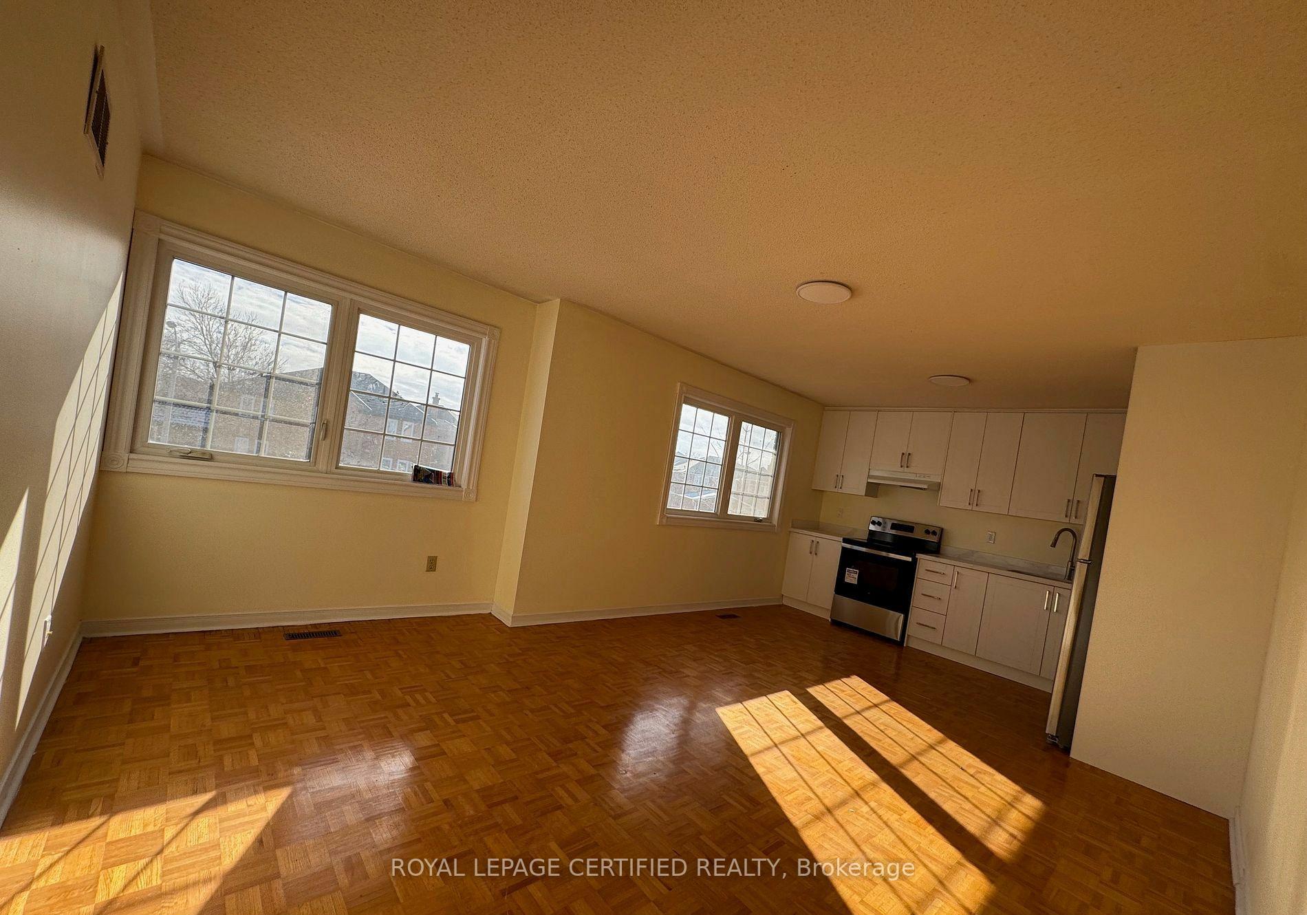 Photo 2 of Unit 2nd Floor, 2 Kingsplate Crescent, Etobicoke, West Humber-Clairville — HOMEH