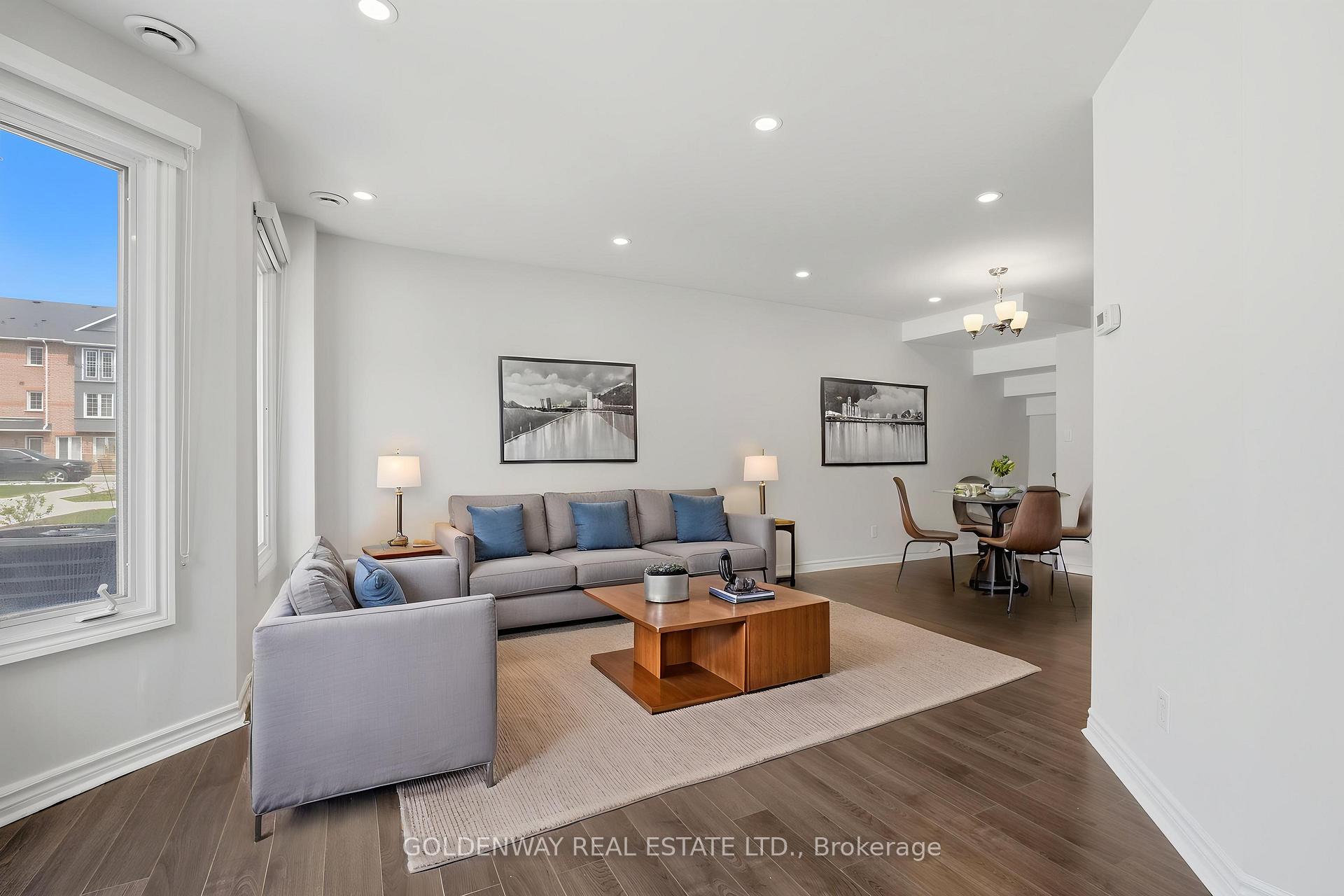 Photo 2 of Unit 63, 151 Townsgate Drive, Vaughan, Crestwood-Springfarm-Yorkhill — HOMEH