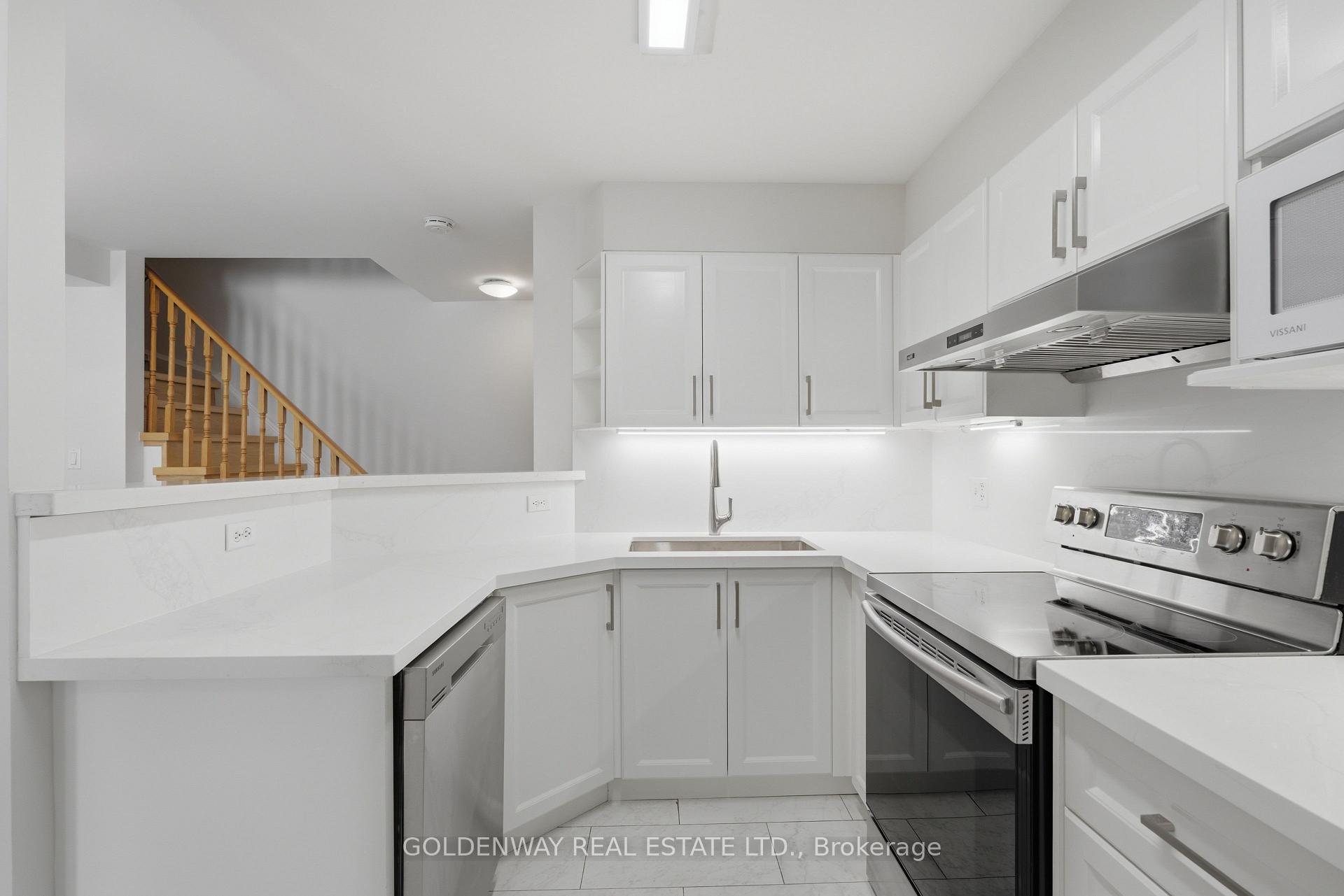 Photo 3 of Unit 63, 151 Townsgate Drive, Vaughan, Crestwood-Springfarm-Yorkhill — HOMEH