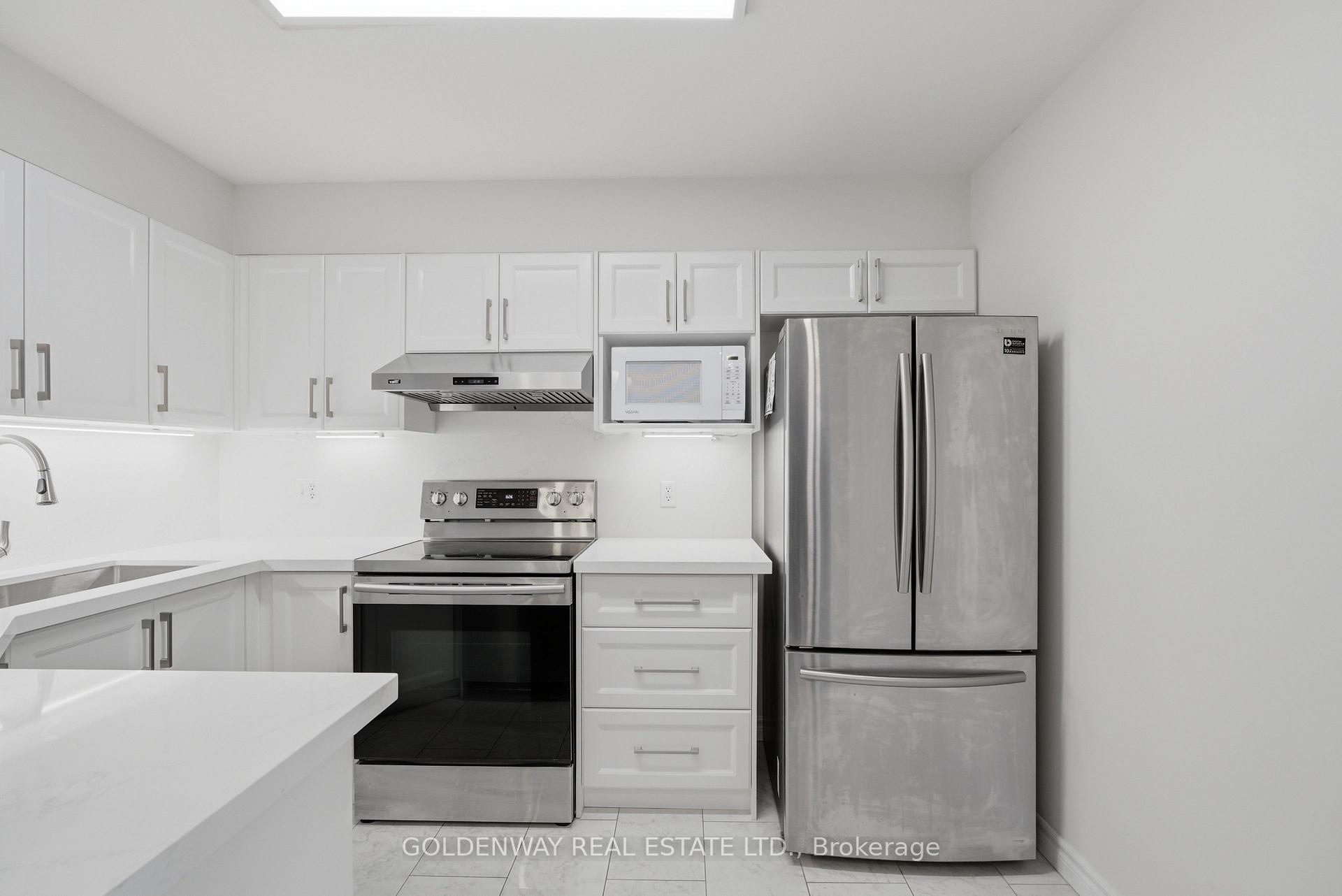 Photo 5 of Unit 63, 151 Townsgate Drive, Vaughan, Crestwood-Springfarm-Yorkhill — HOMEH