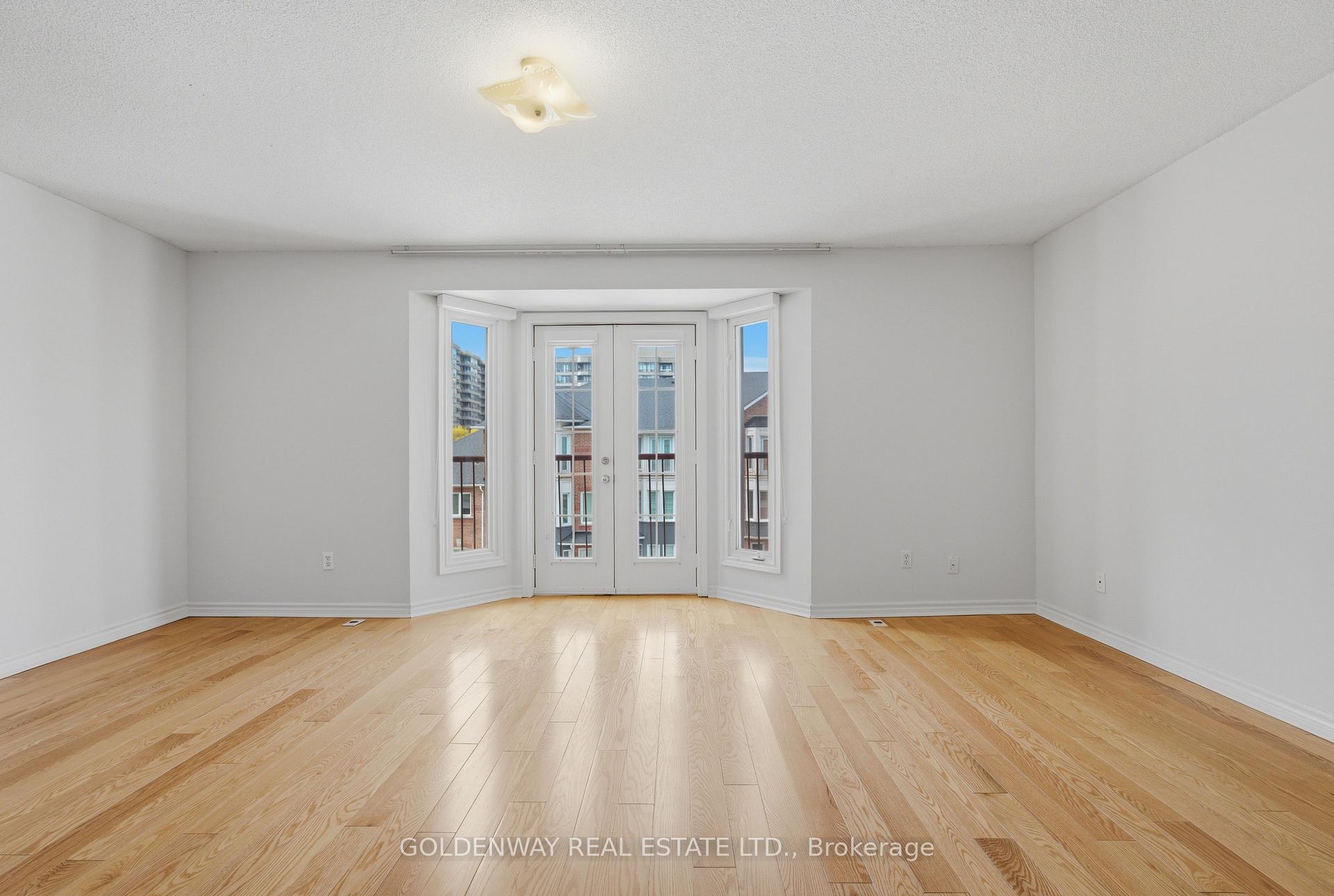 Photo 7 of Unit 63, 151 Townsgate Drive, Vaughan, Crestwood-Springfarm-Yorkhill — HOMEH