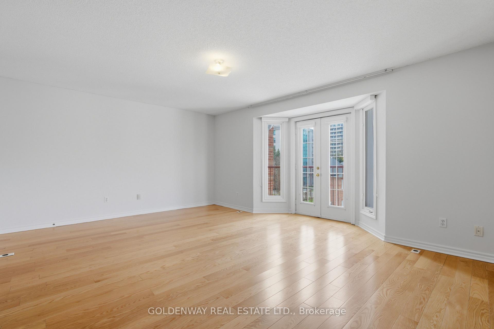 Photo 15 of Unit 63, 151 Townsgate Drive, Vaughan, Crestwood-Springfarm-Yorkhill — HOMEH