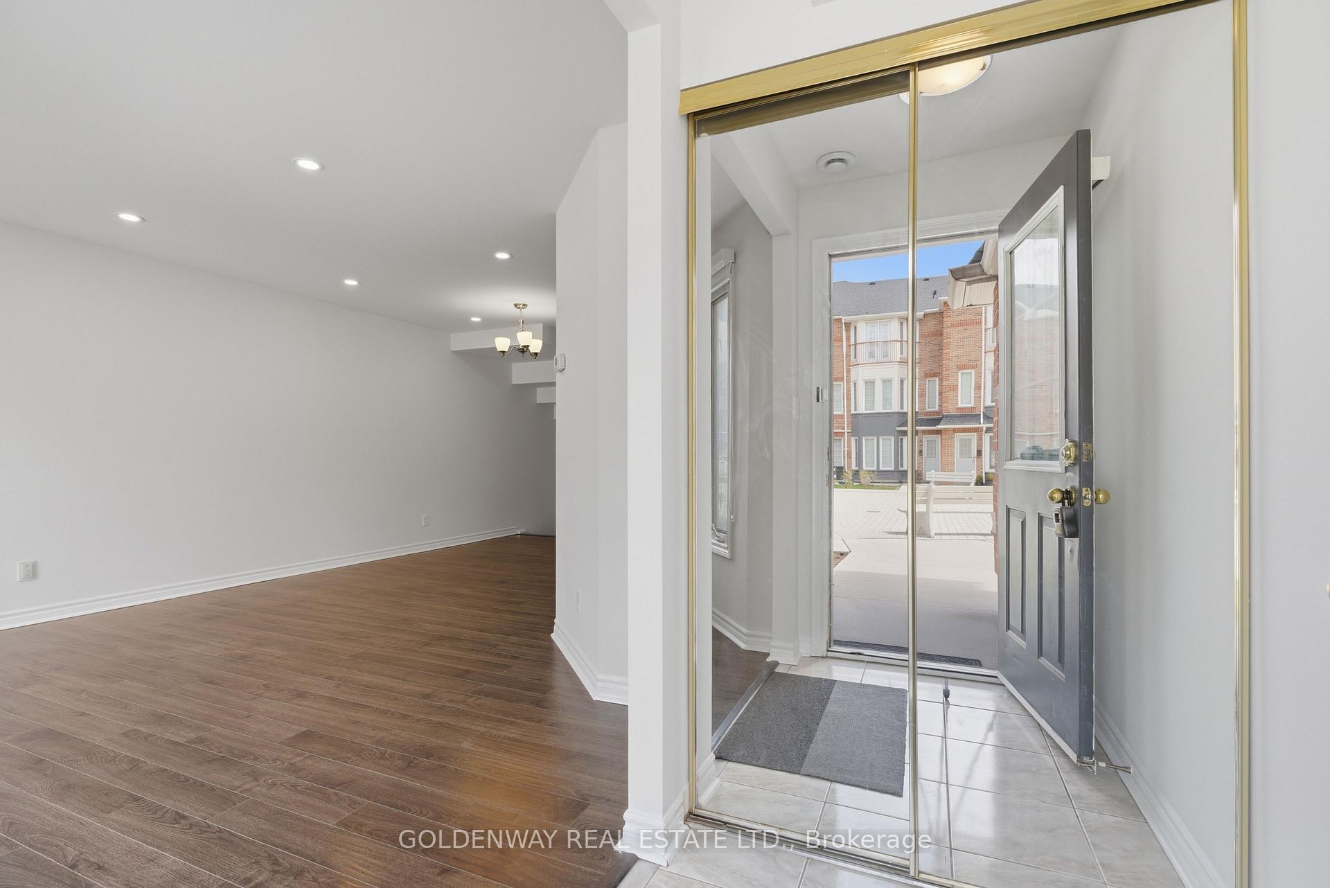 Photo 29 of Unit 63, 151 Townsgate Drive, Vaughan, Crestwood-Springfarm-Yorkhill — HOMEH