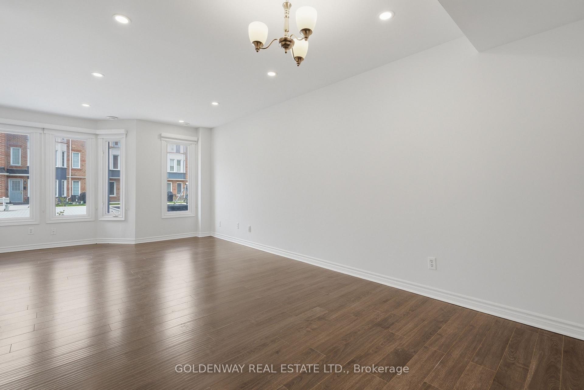 Photo 30 of Unit 63, 151 Townsgate Drive, Vaughan, Crestwood-Springfarm-Yorkhill — HOMEH