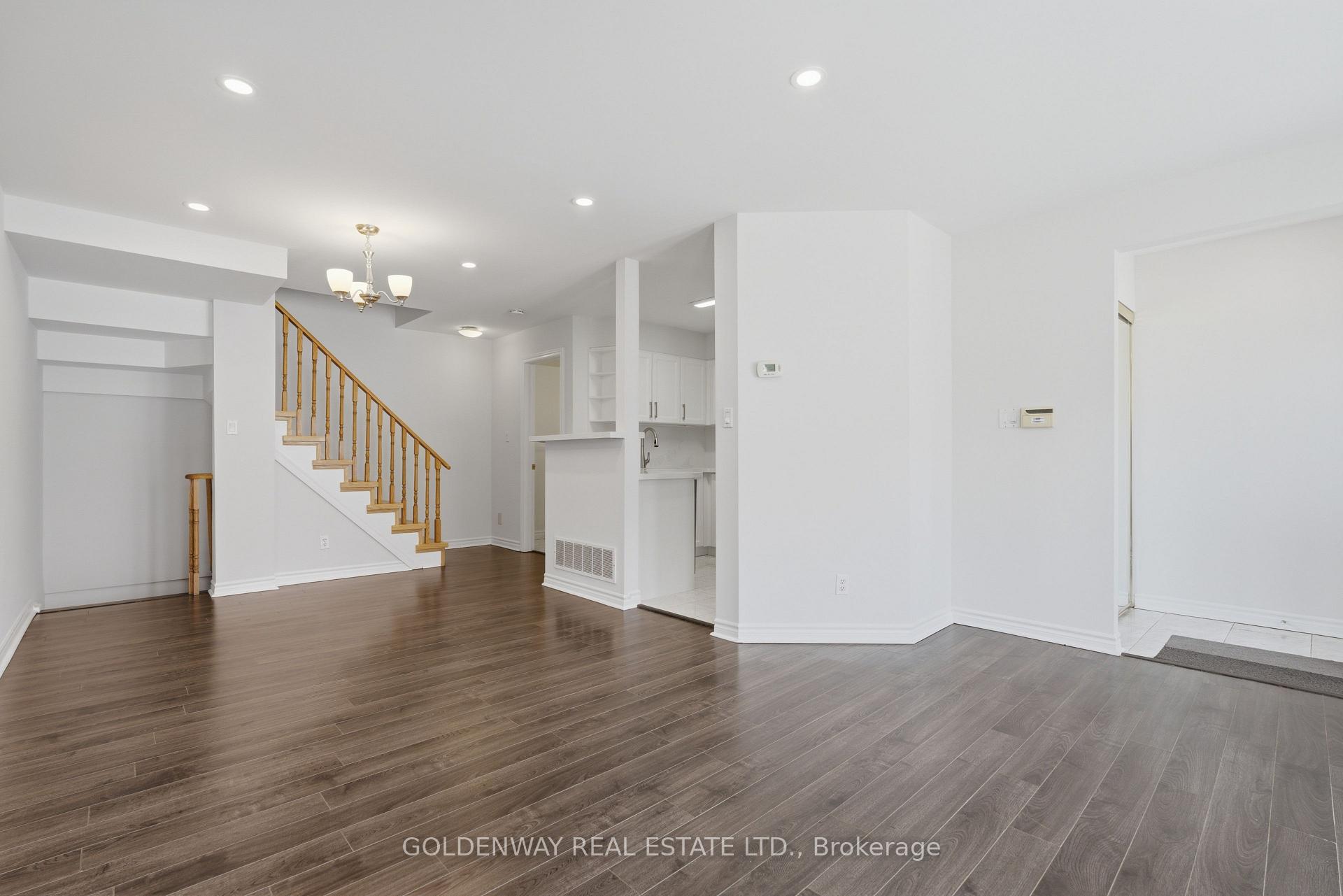 Photo 32 of Unit 63, 151 Townsgate Drive, Vaughan, Crestwood-Springfarm-Yorkhill — HOMEH