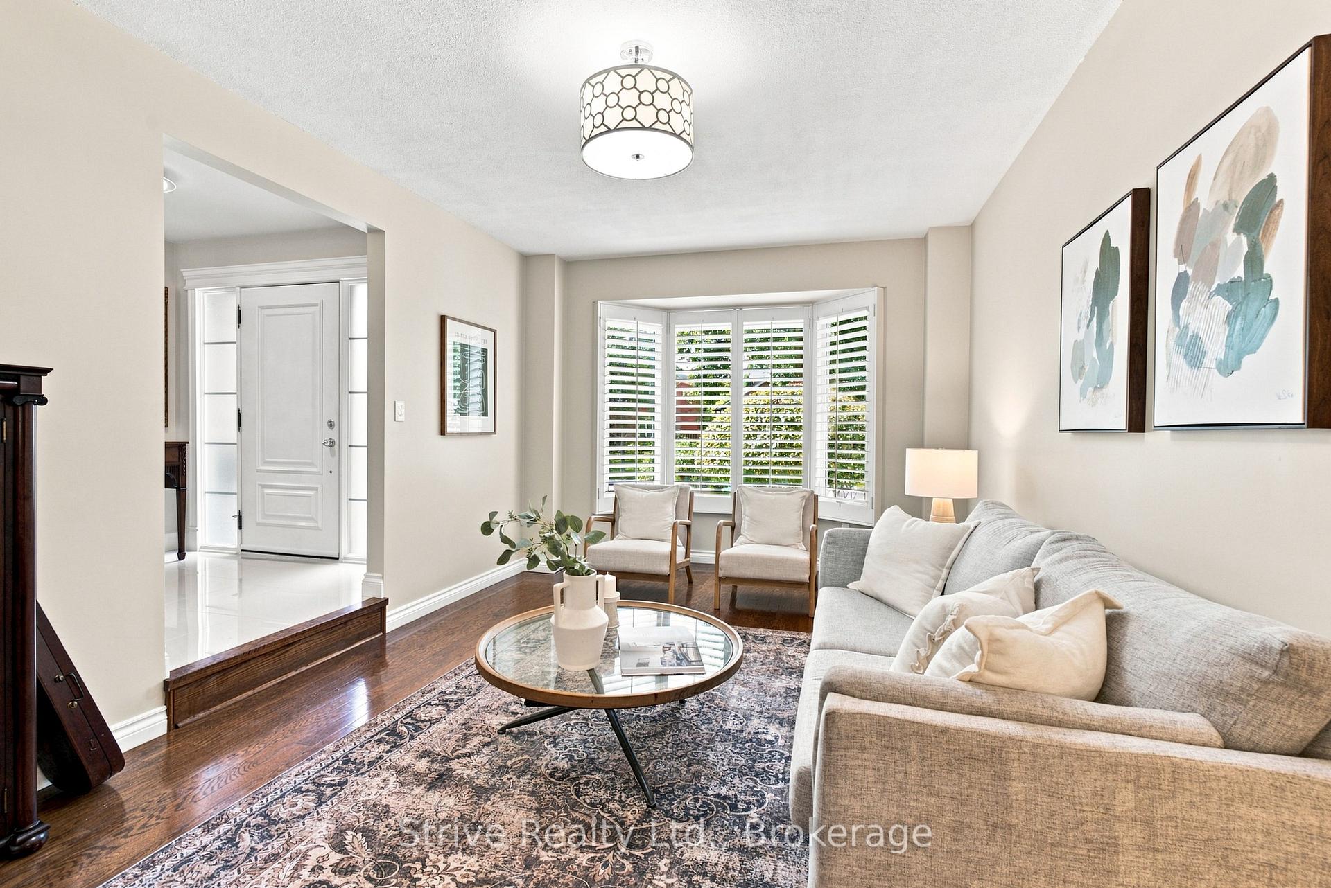 Photo 7 of 5 Carriage Lane, Clarington, Courtice — HOMEH