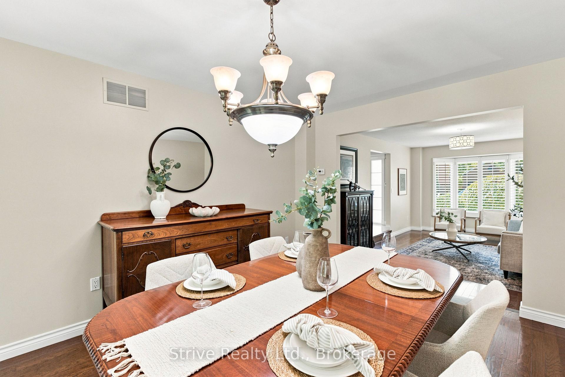 Photo 10 of 5 Carriage Lane, Clarington, Courtice — HOMEH
