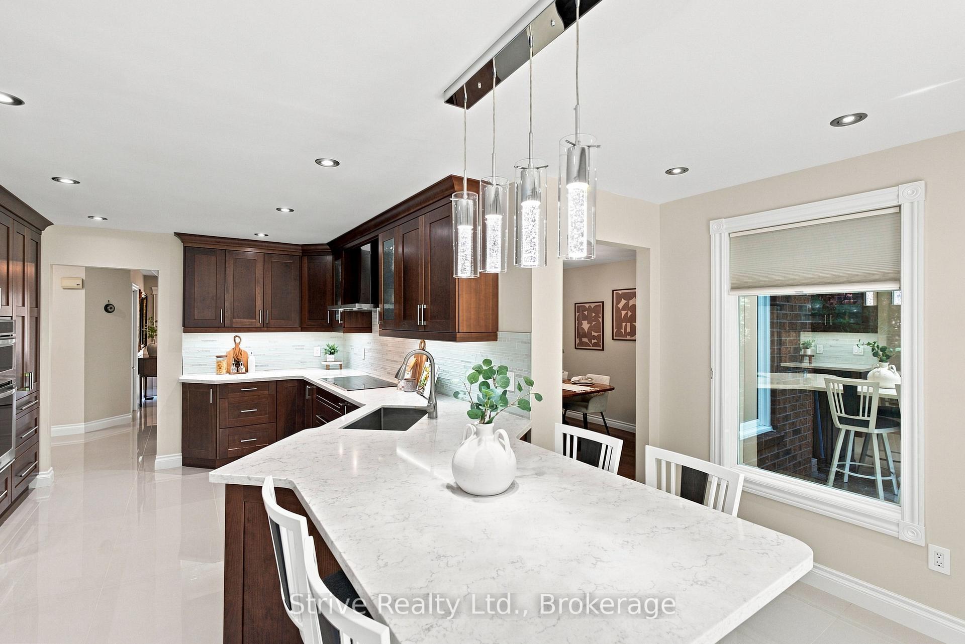 Photo 12 of 5 Carriage Lane, Clarington, Courtice — HOMEH