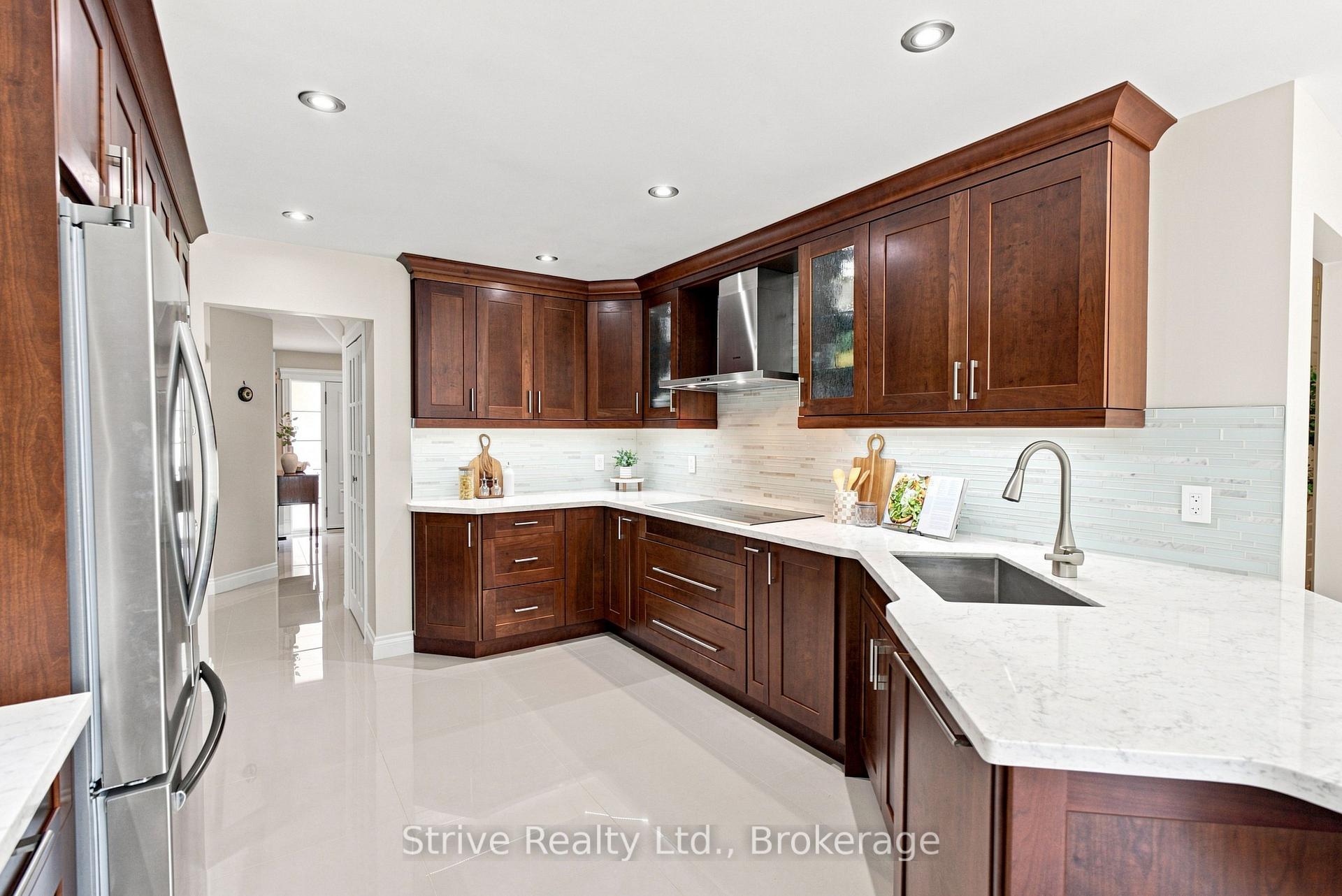 Photo 13 of 5 Carriage Lane, Clarington, Courtice — HOMEH