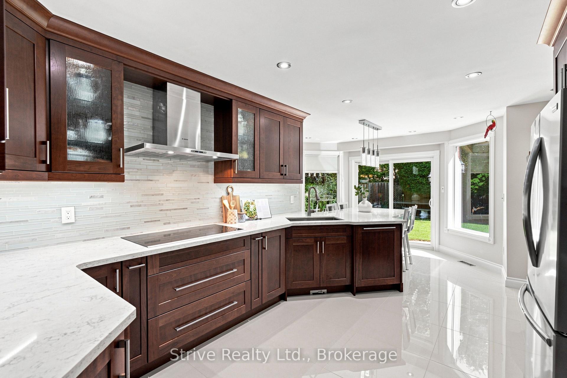 Photo 14 of 5 Carriage Lane, Clarington, Courtice — HOMEH