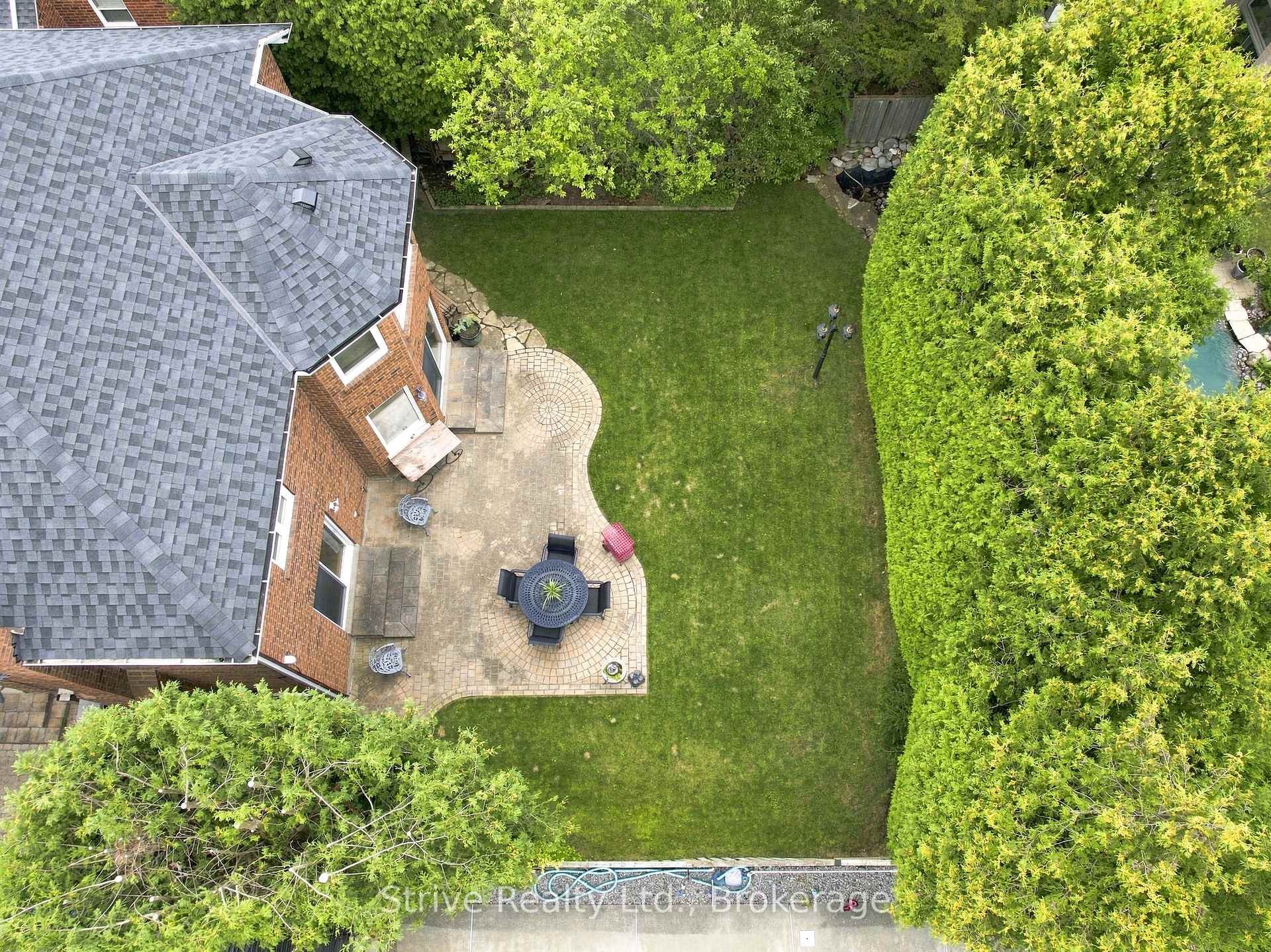 Photo 38 of 5 Carriage Lane, Clarington, Courtice — HOMEH