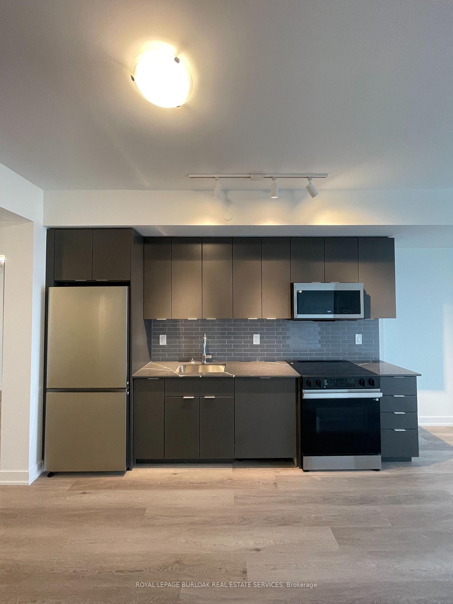 Photo 15 of Unit 706, 2069 Lakeshore Road, Burlington, Brant — HOMEH