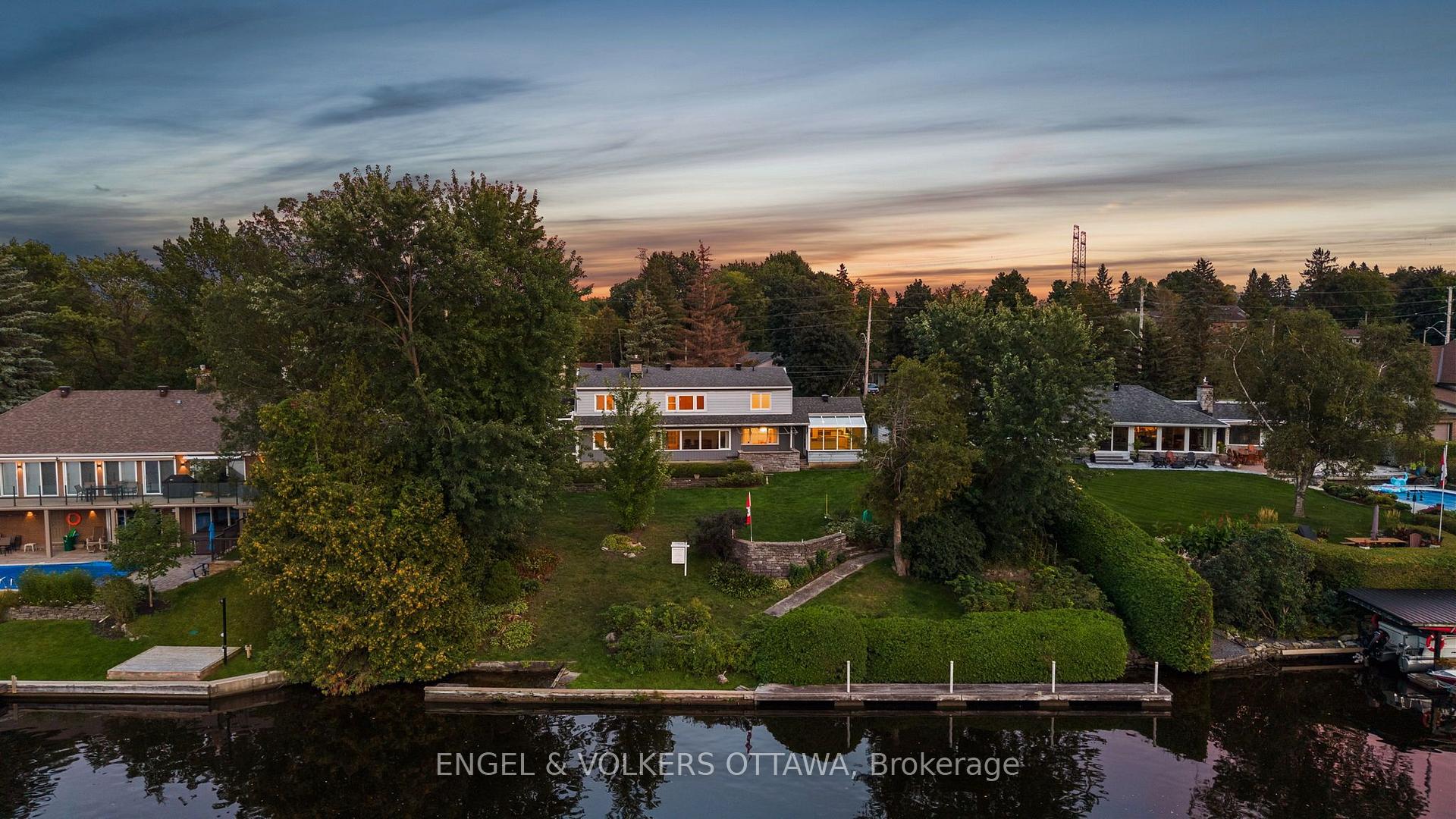 Photo 3 of 3200 Riverside Drive, Ottawa, Mooneys Bay/Revelstoke — HOMEH