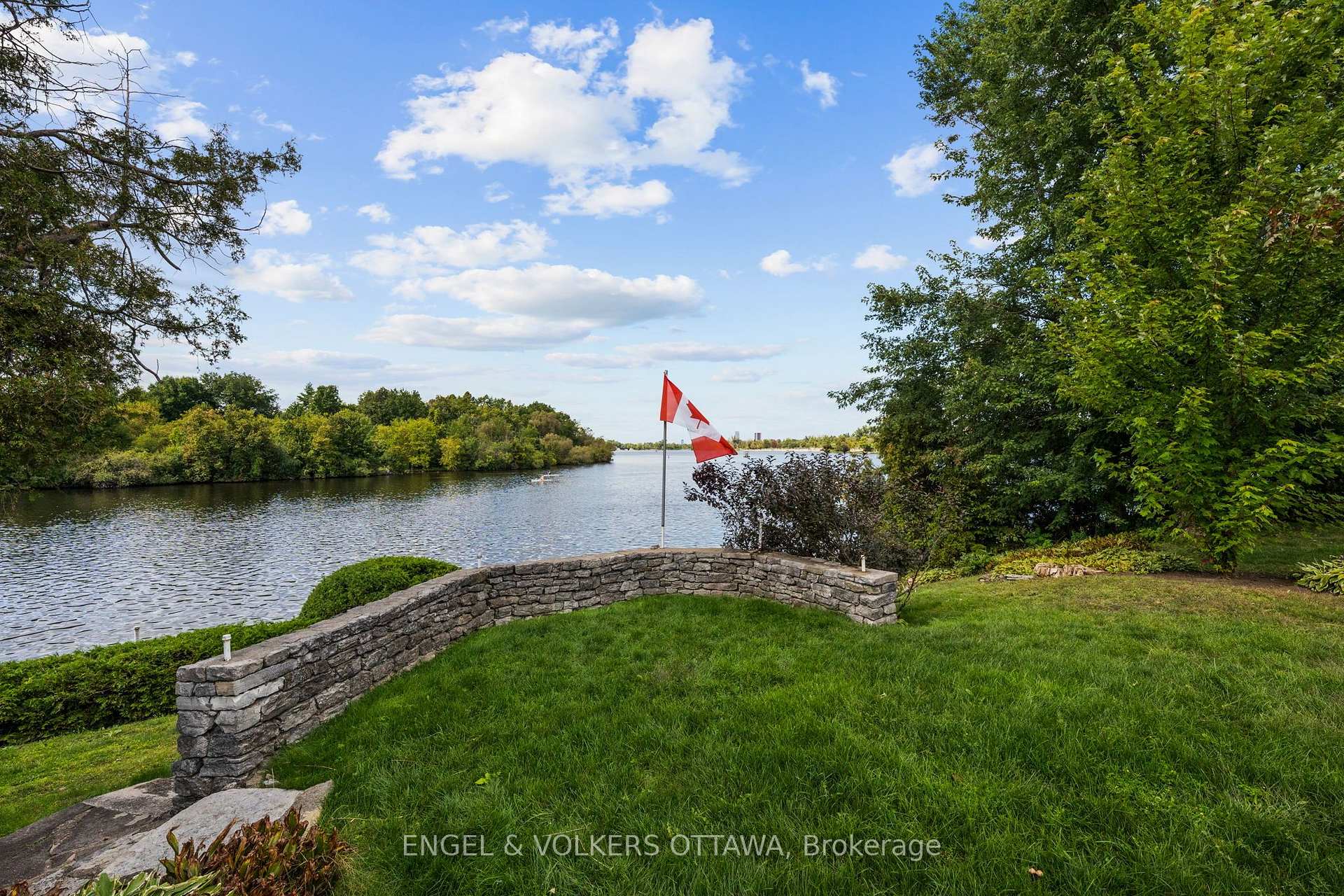 Photo 7 of 3200 Riverside Drive, Ottawa, Mooneys Bay/Revelstoke — HOMEH