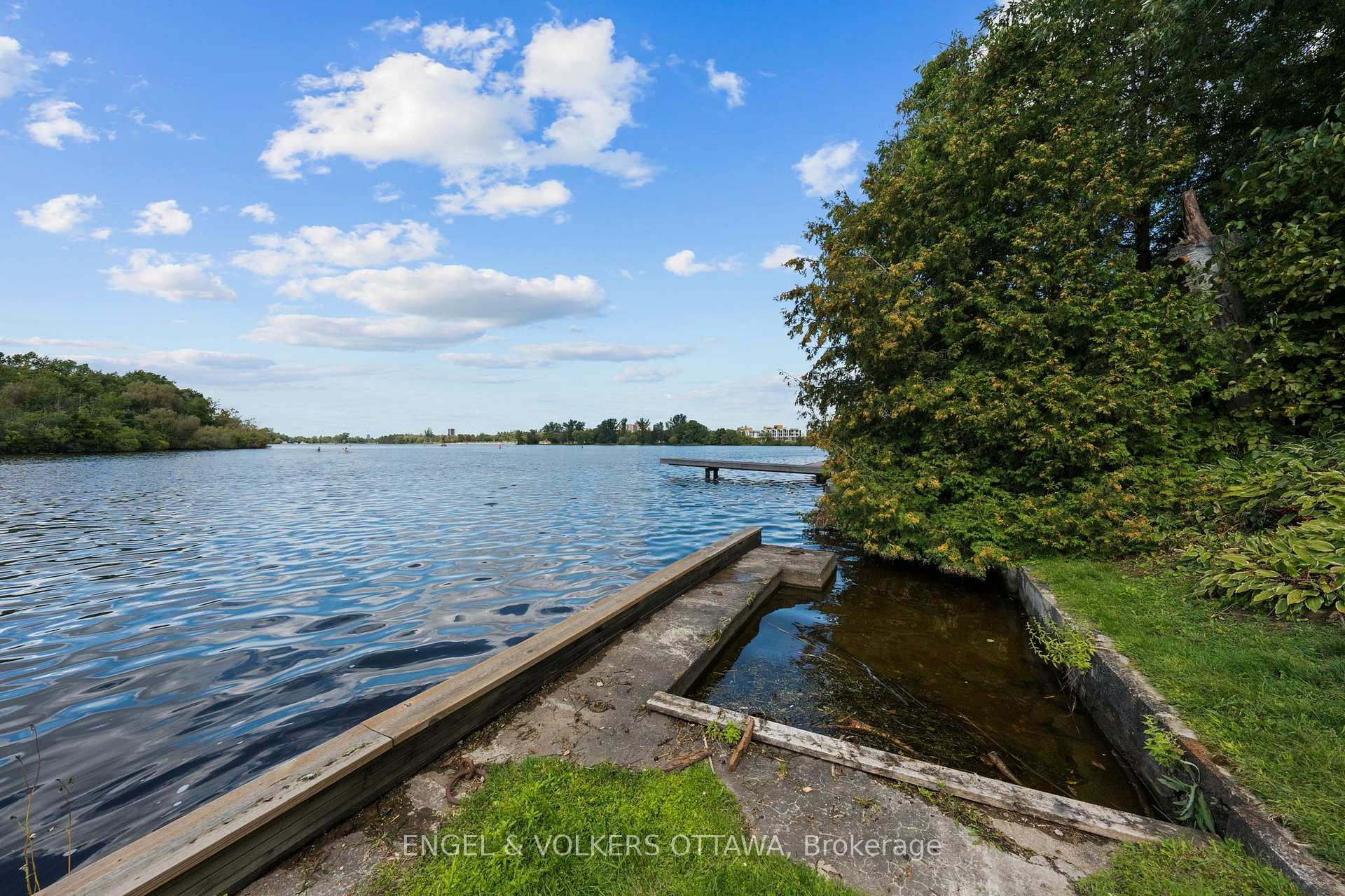 Photo 8 of 3200 Riverside Drive, Ottawa, Mooneys Bay/Revelstoke — HOMEH