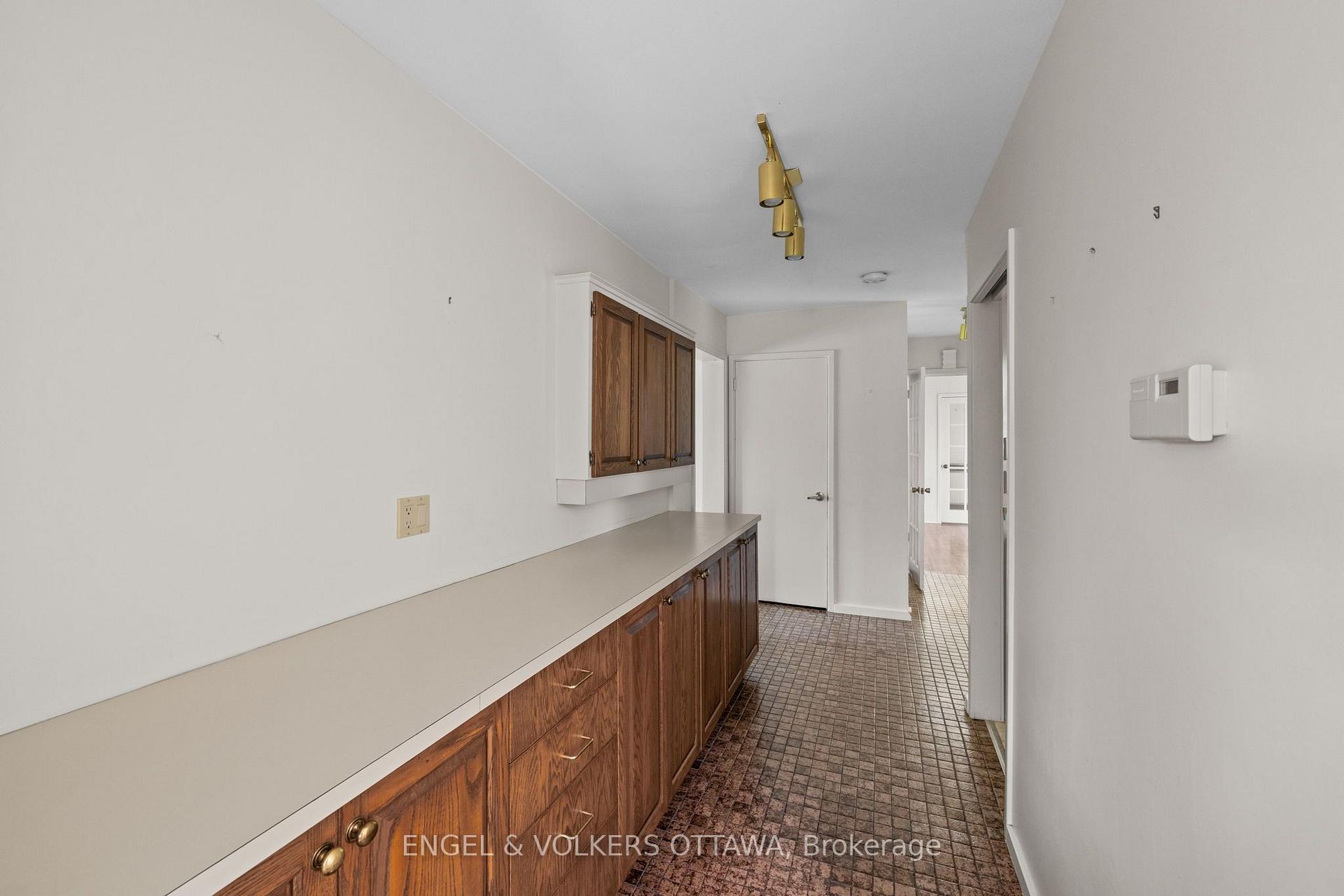Photo 23 of 3200 Riverside Drive, Ottawa, Mooneys Bay/Revelstoke — HOMEH