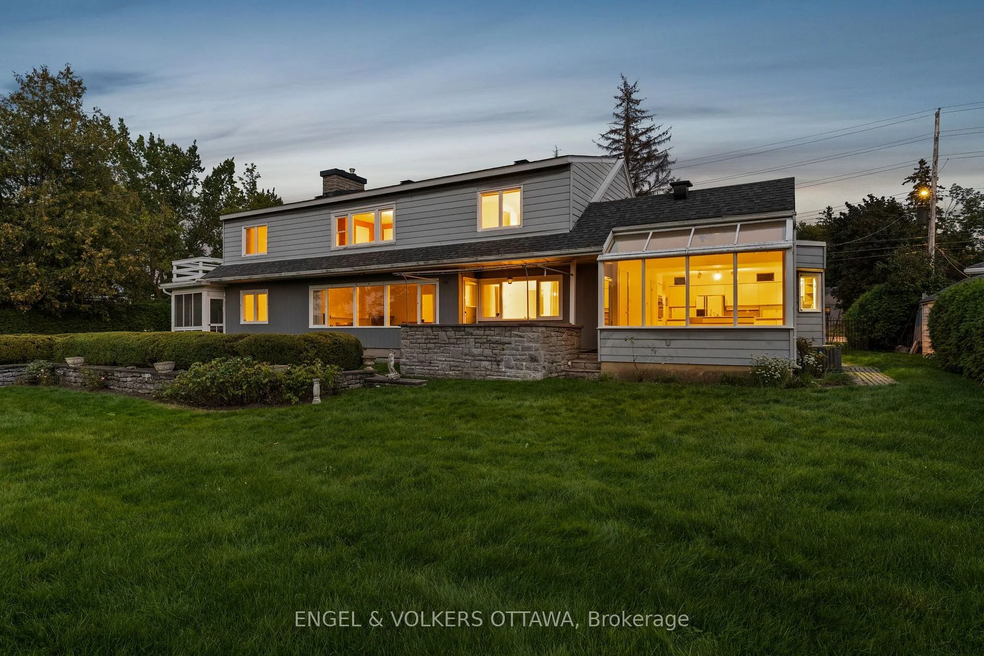 Photo 24 of 3200 Riverside Drive, Ottawa, Mooneys Bay/Revelstoke — HOMEH