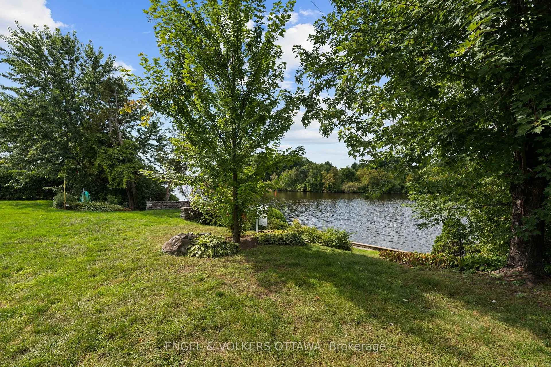 Photo 27 of 3200 Riverside Drive, Ottawa, Mooneys Bay/Revelstoke — HOMEH