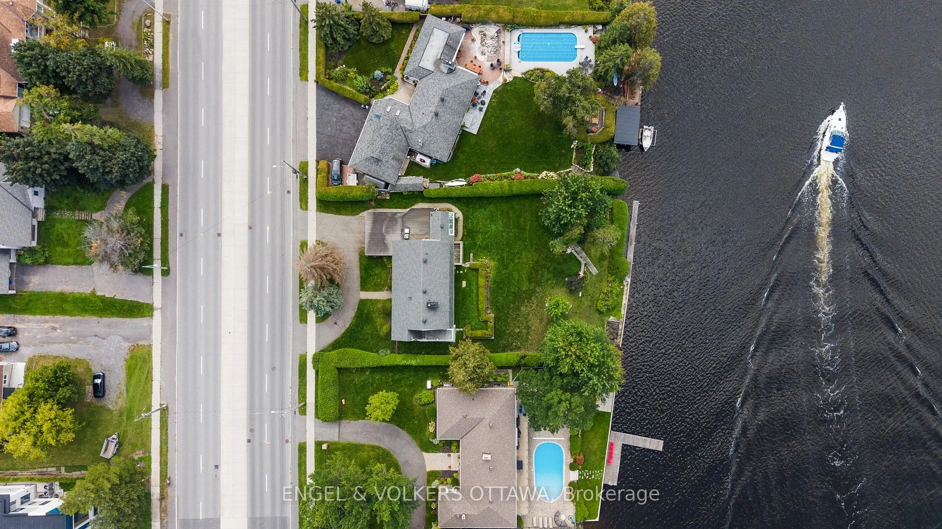 Photo 35 of 3200 Riverside Drive, Ottawa, Mooneys Bay/Revelstoke — HOMEH