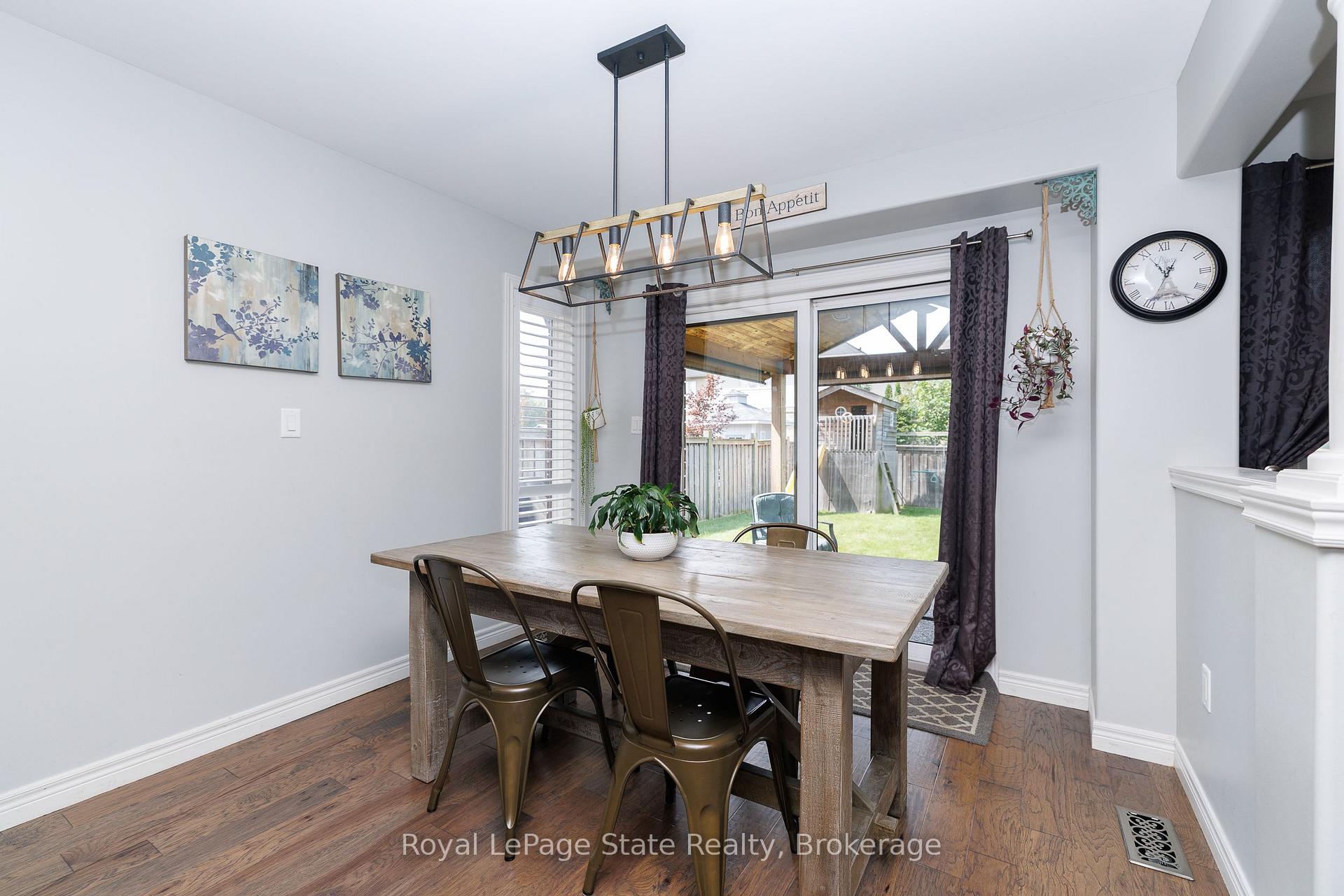 Photo 13 of 389 Murray Street, Grimsby, Grimsby Beach — HOMEH
