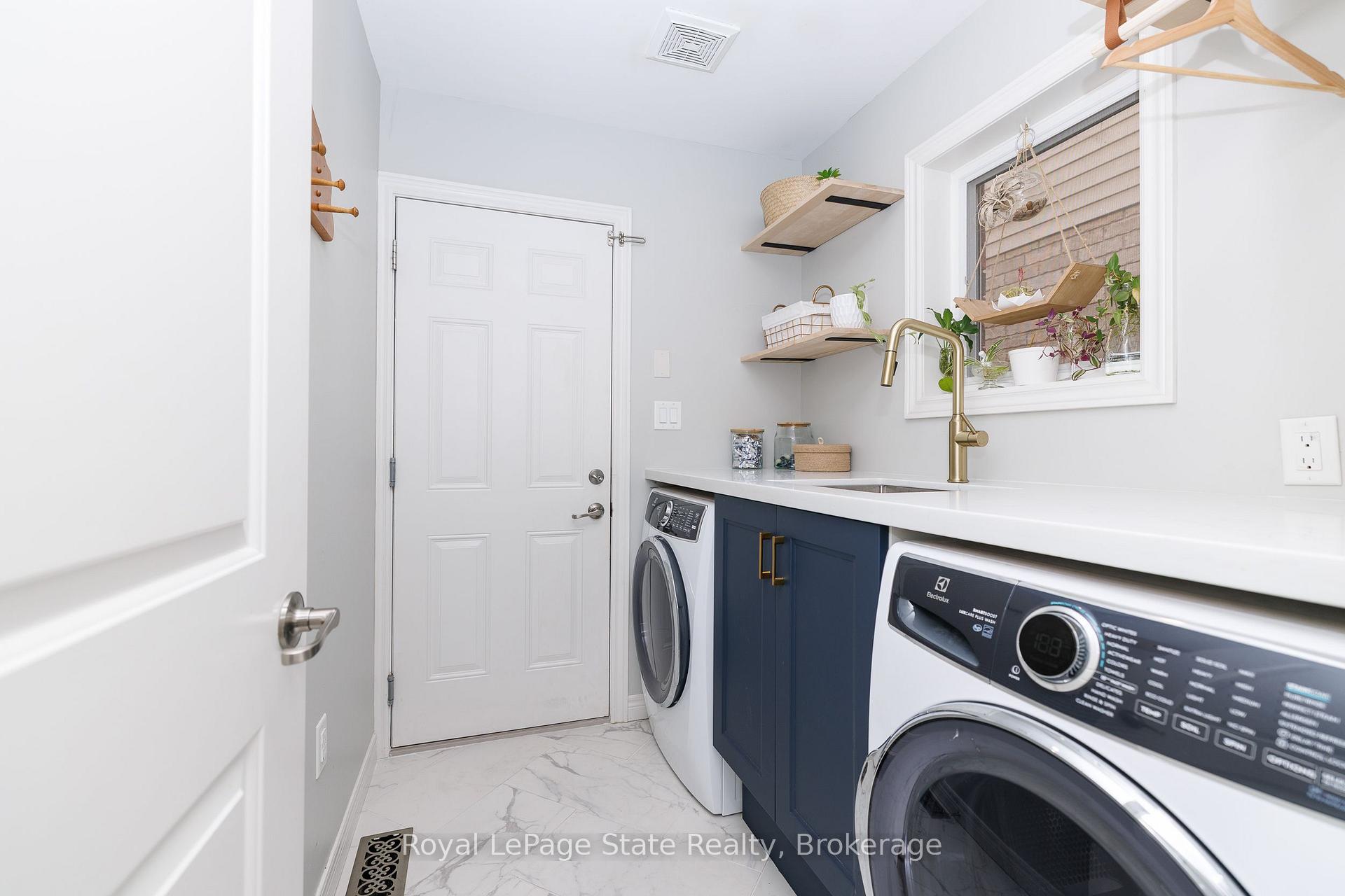 Photo 14 of 389 Murray Street, Grimsby, Grimsby Beach — HOMEH