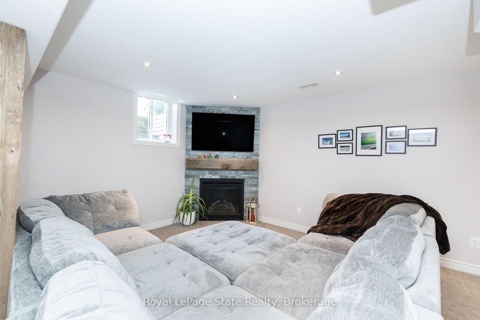 Photo 31 of 389 Murray Street, Grimsby, Grimsby Beach — HOMEH