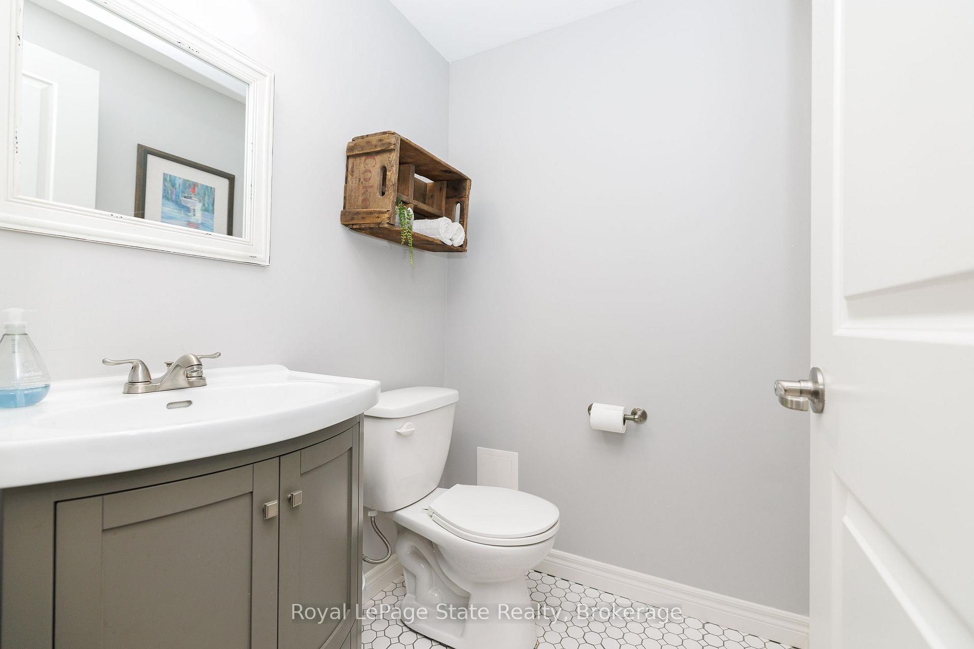 Photo 33 of 389 Murray Street, Grimsby, Grimsby Beach — HOMEH