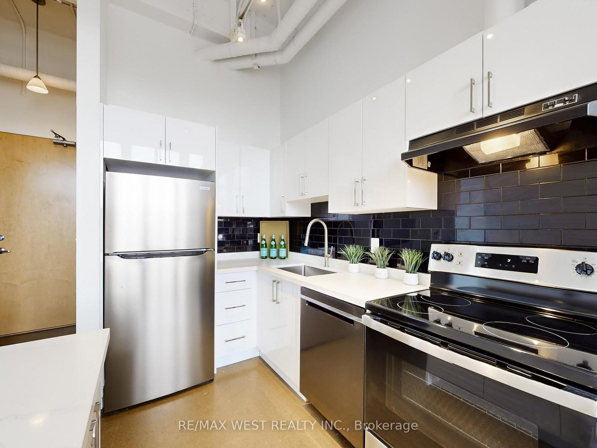 Photo 6 of Unit 207, 410 King Street W, Kitchener, City Commercial Core — HOMEH