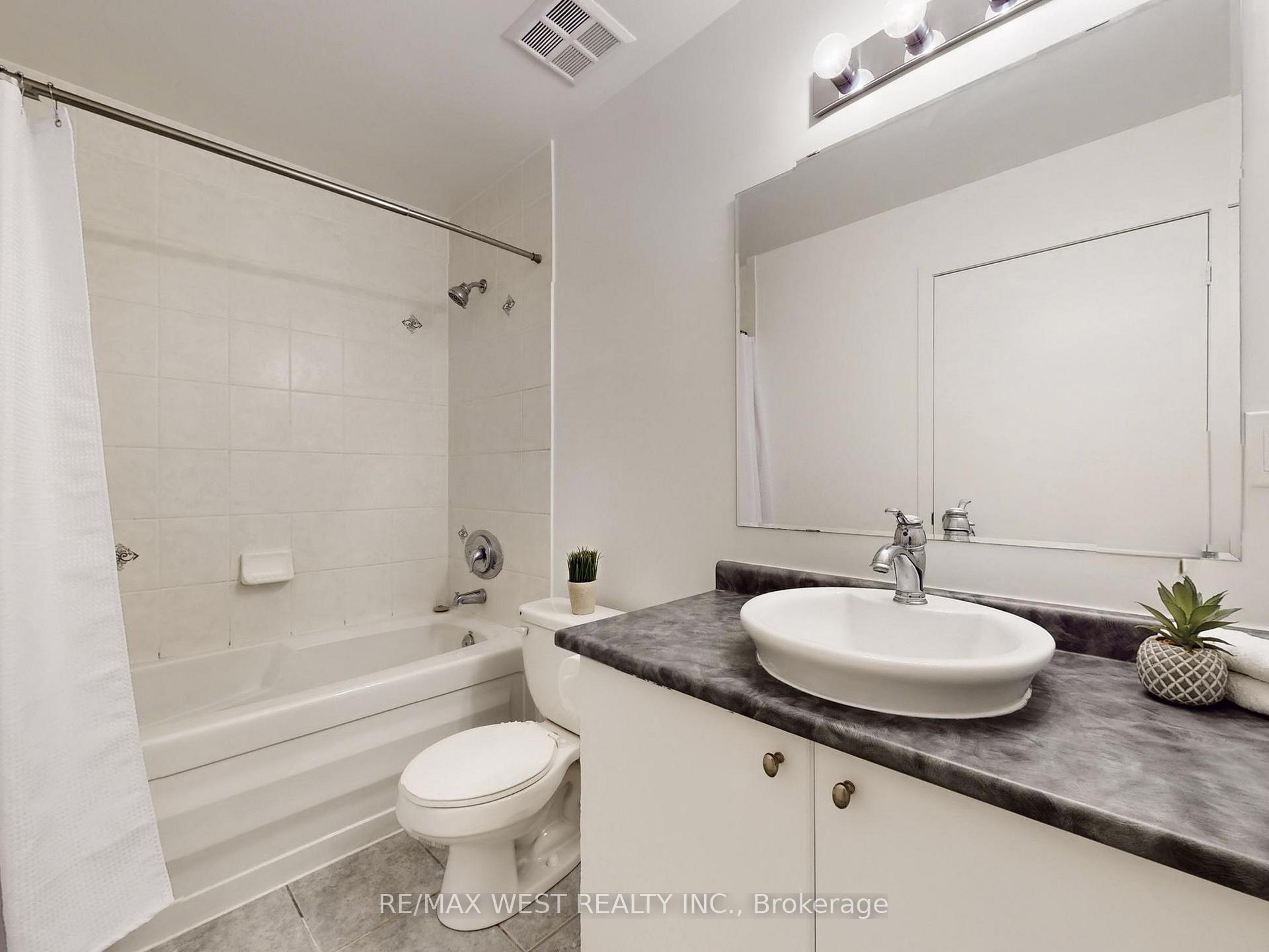 Photo 10 of Unit 207, 410 King Street W, Kitchener, City Commercial Core — HOMEH