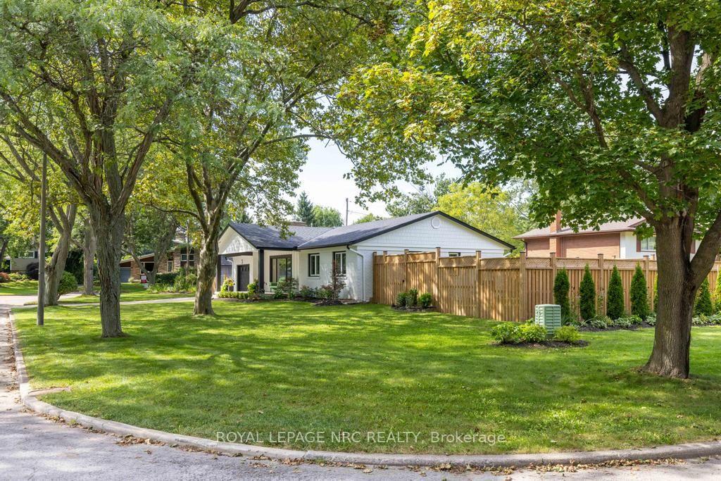 Photo 3 of 3 Glenayr Place, St. Catharines, Glendale/Glenridge — HOMEH