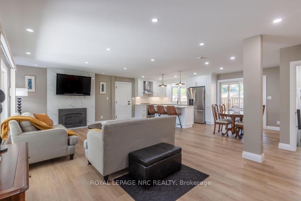 Photo 10 of 3 Glenayr Place, St. Catharines, Glendale/Glenridge — HOMEH