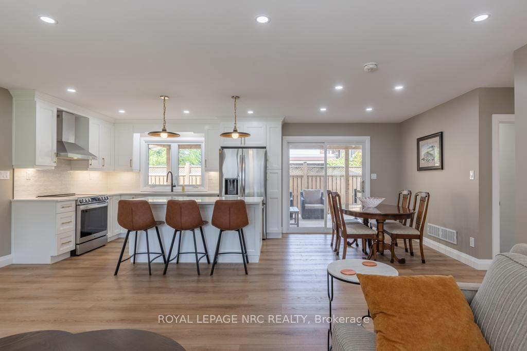 Photo 12 of 3 Glenayr Place, St. Catharines, Glendale/Glenridge — HOMEH