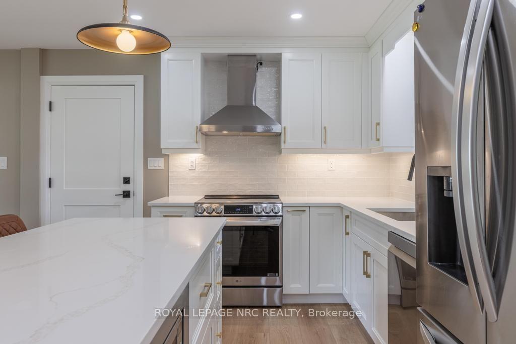 Photo 15 of 3 Glenayr Place, St. Catharines, Glendale/Glenridge — HOMEH