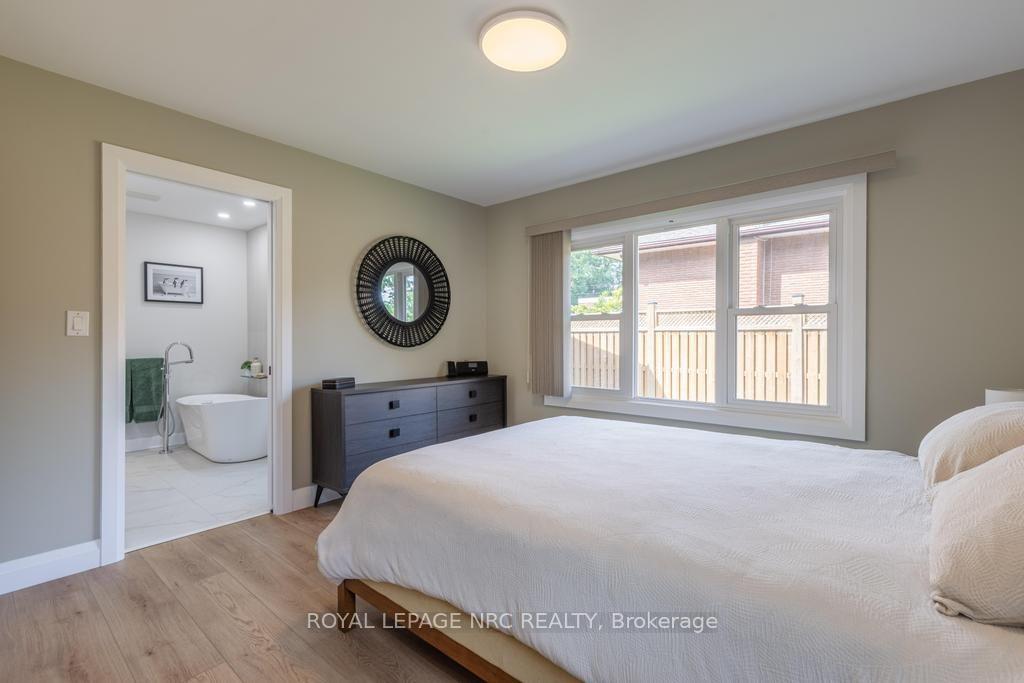 Photo 22 of 3 Glenayr Place, St. Catharines, Glendale/Glenridge — HOMEH