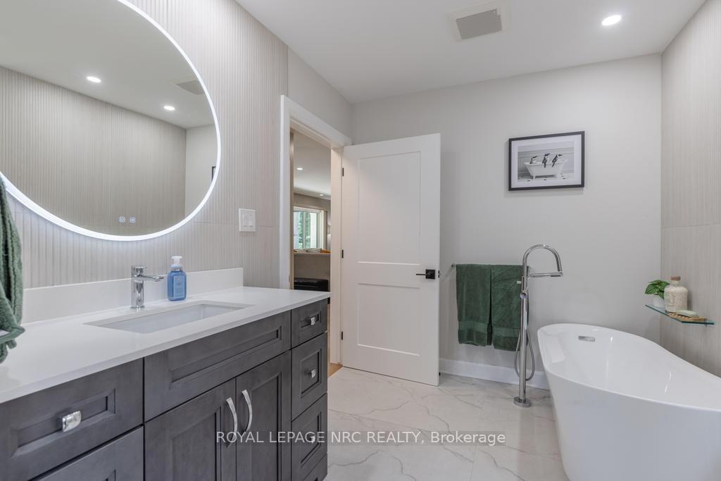 Photo 23 of 3 Glenayr Place, St. Catharines, Glendale/Glenridge — HOMEH
