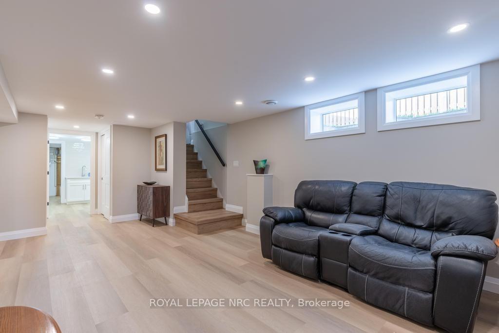 Photo 26 of 3 Glenayr Place, St. Catharines, Glendale/Glenridge — HOMEH