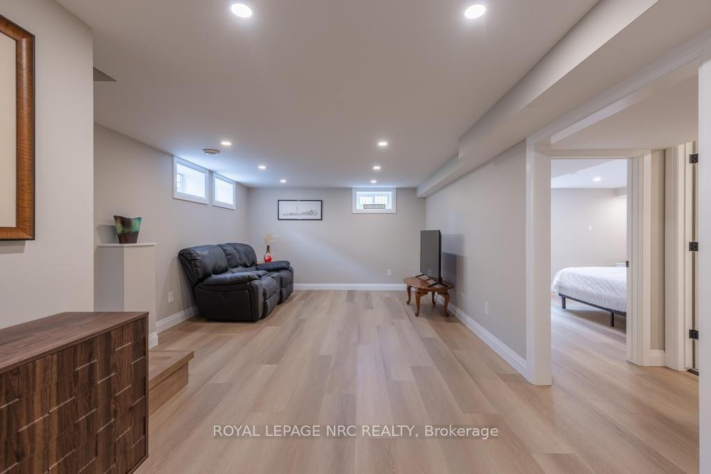Photo 27 of 3 Glenayr Place, St. Catharines, Glendale/Glenridge — HOMEH