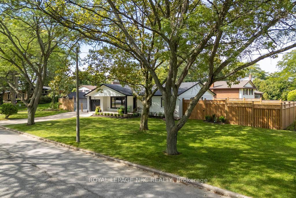 Photo 35 of 3 Glenayr Place, St. Catharines, Glendale/Glenridge — HOMEH