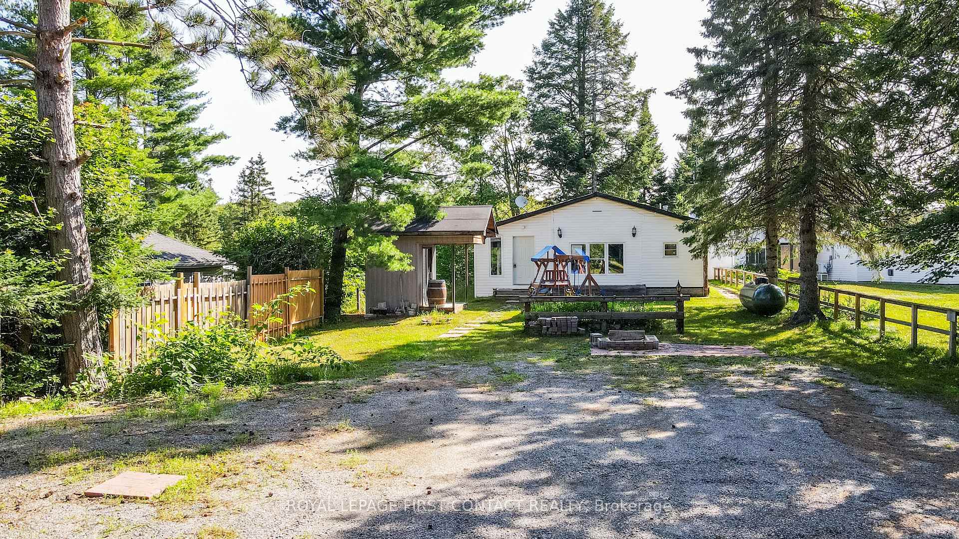 Photo of 1088 Colony Road