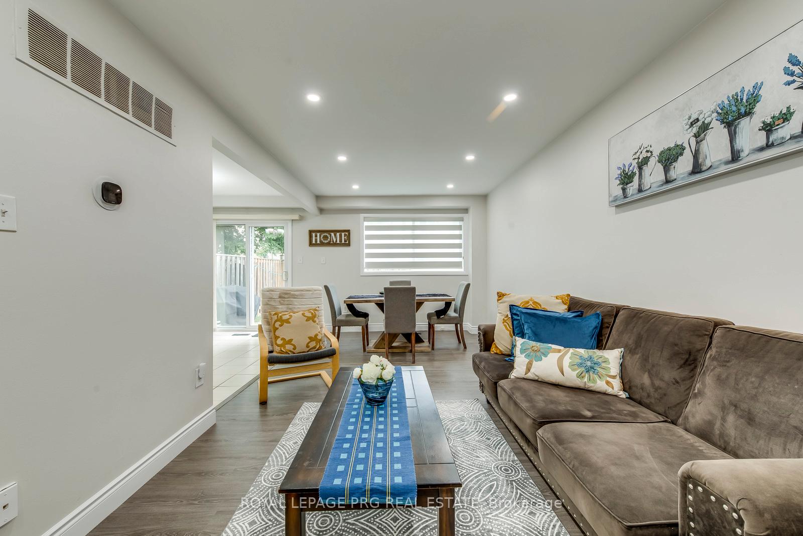 Photo 7 of 17 New Port Way, Markham, Thornhill — HOMEH
