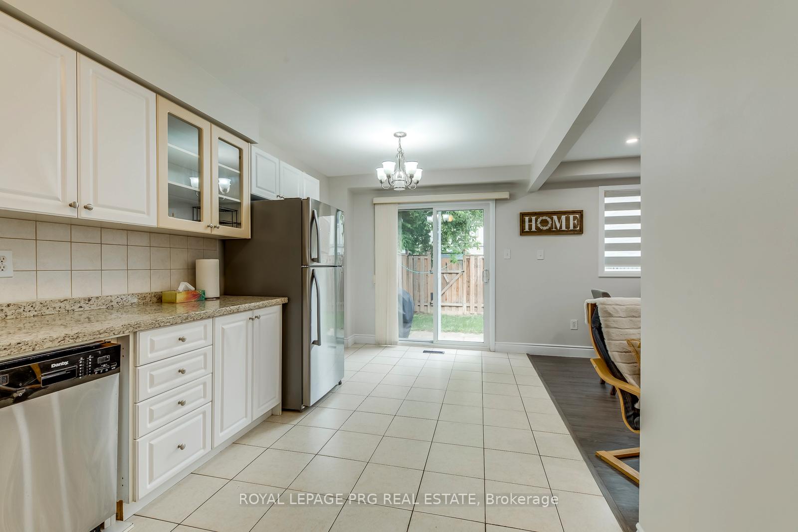 Photo 12 of 17 New Port Way, Markham, Thornhill — HOMEH