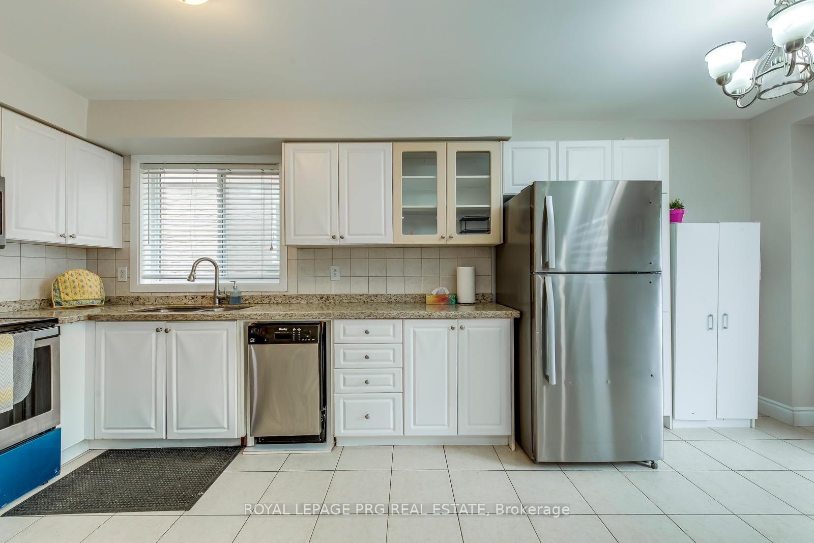 Photo 13 of 17 New Port Way, Markham, Thornhill — HOMEH