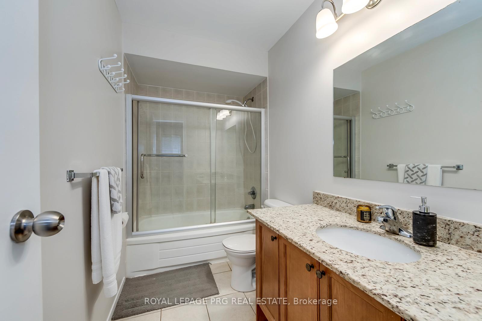Photo 25 of 17 New Port Way, Markham, Thornhill — HOMEH