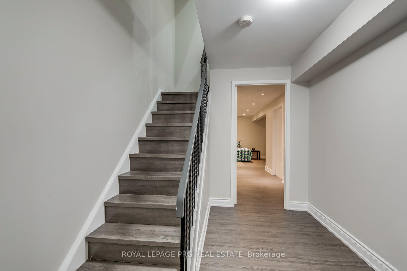 Photo 26 of 17 New Port Way, Markham, Thornhill — HOMEH