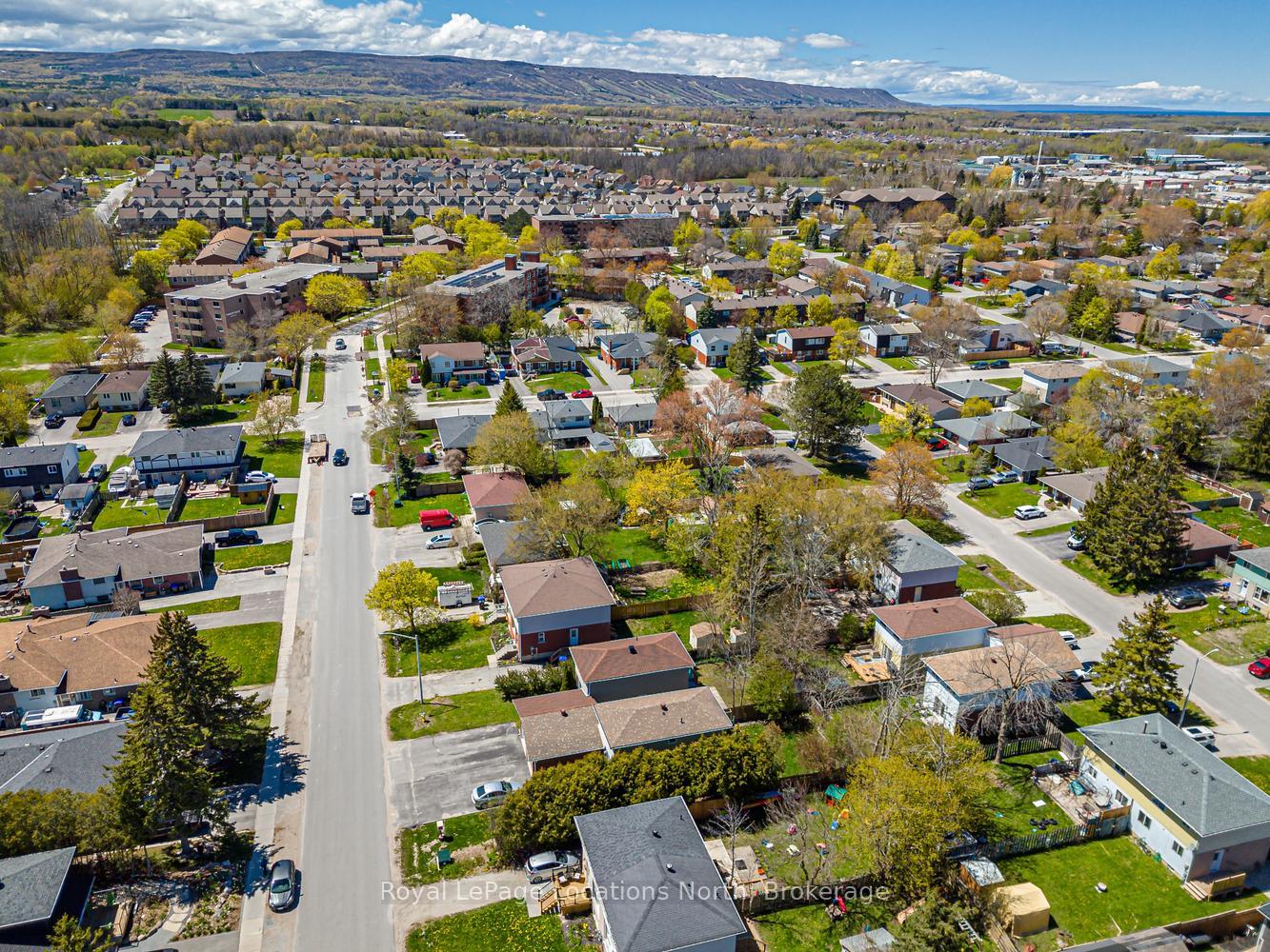 Photo 8 of 514 Tenth Street, Collingwood — HOMEH