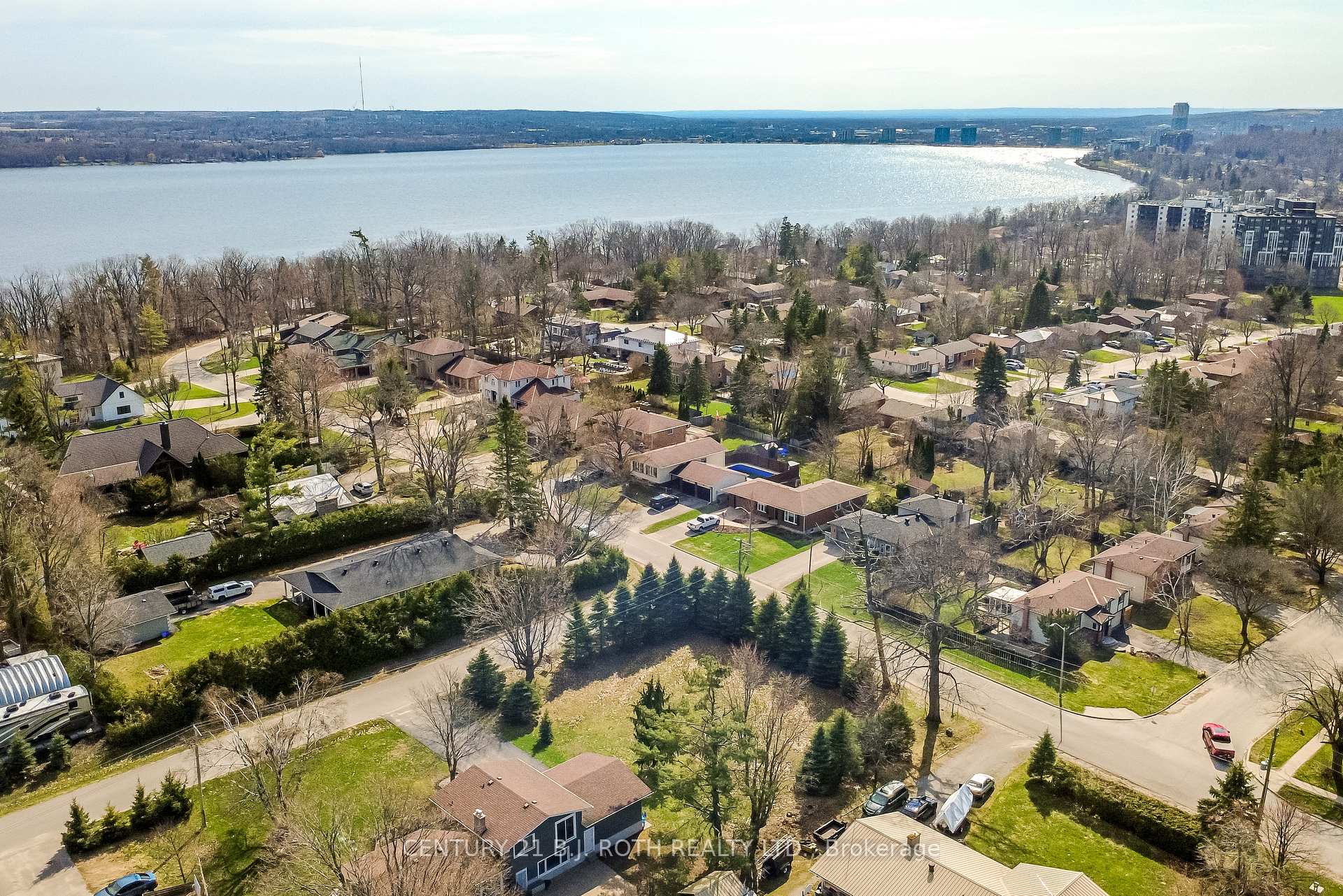 Photo 11 of 1 (part1) Baycrest Drive, Barrie, North Shore — HOMEH
