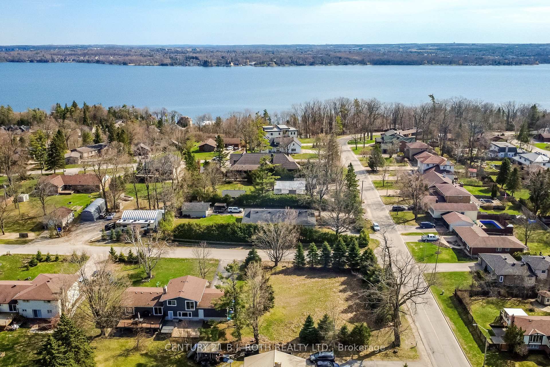 Photo 12 of 1 (part1) Baycrest Drive, Barrie, North Shore — HOMEH