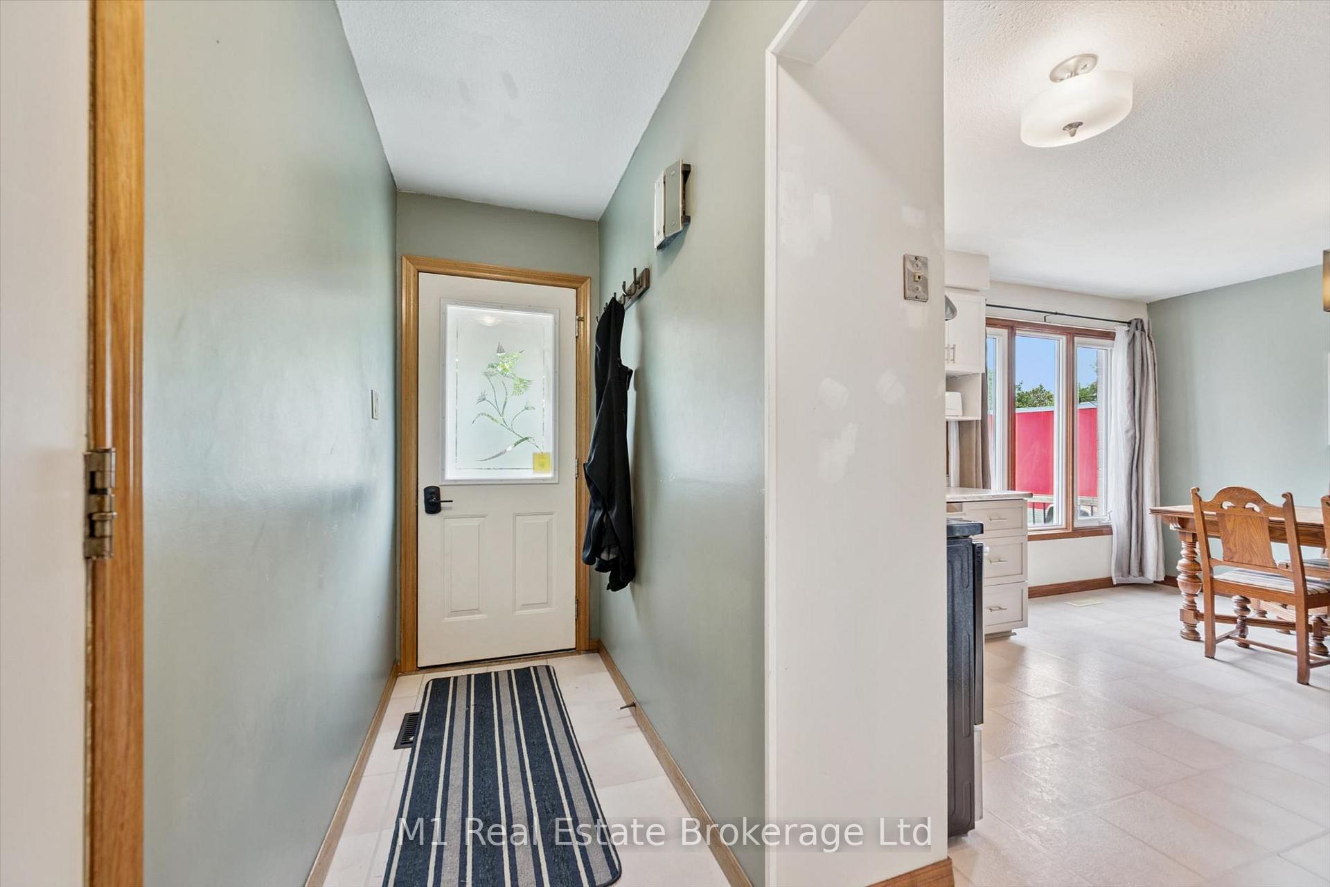 Photo 7 of 216 Parkside Drive E, Centre Wellington, Fergus — HOMEH